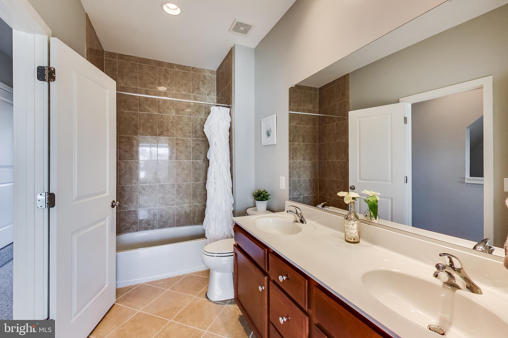 EYA ARTS DISTRICT - Residential