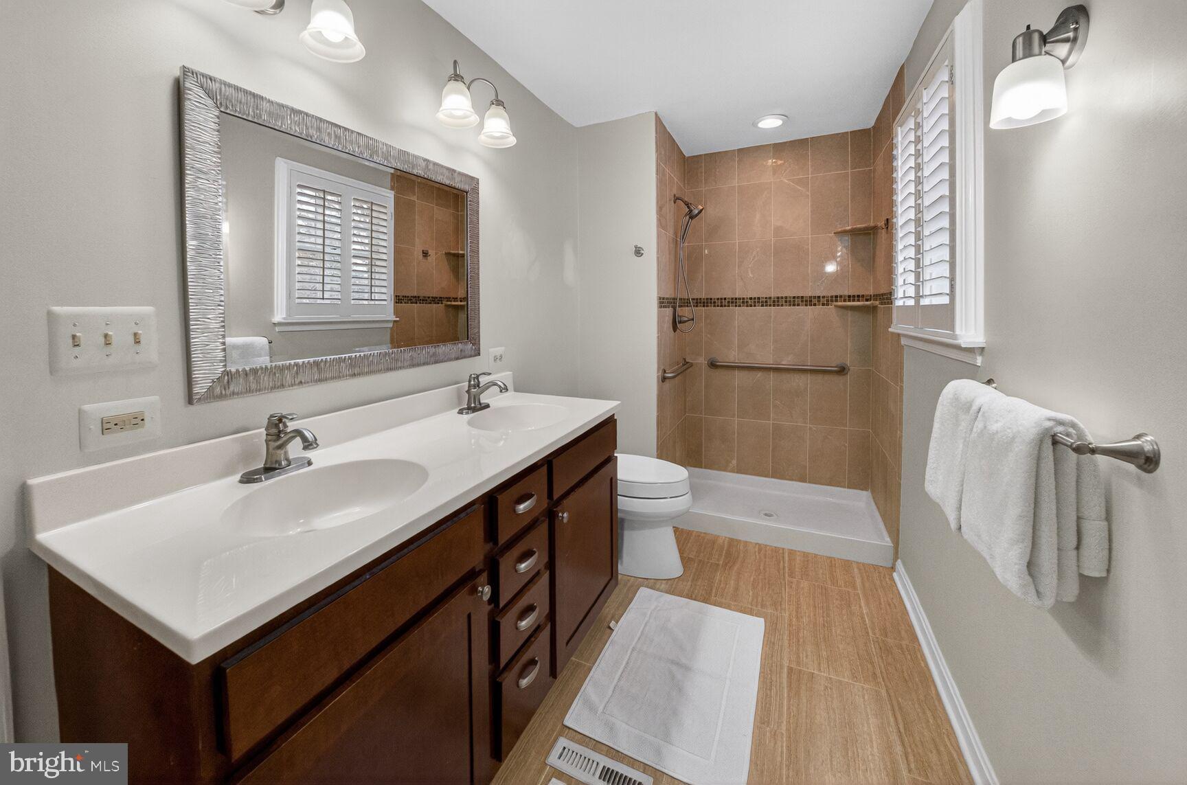 LONG REACH - Residential