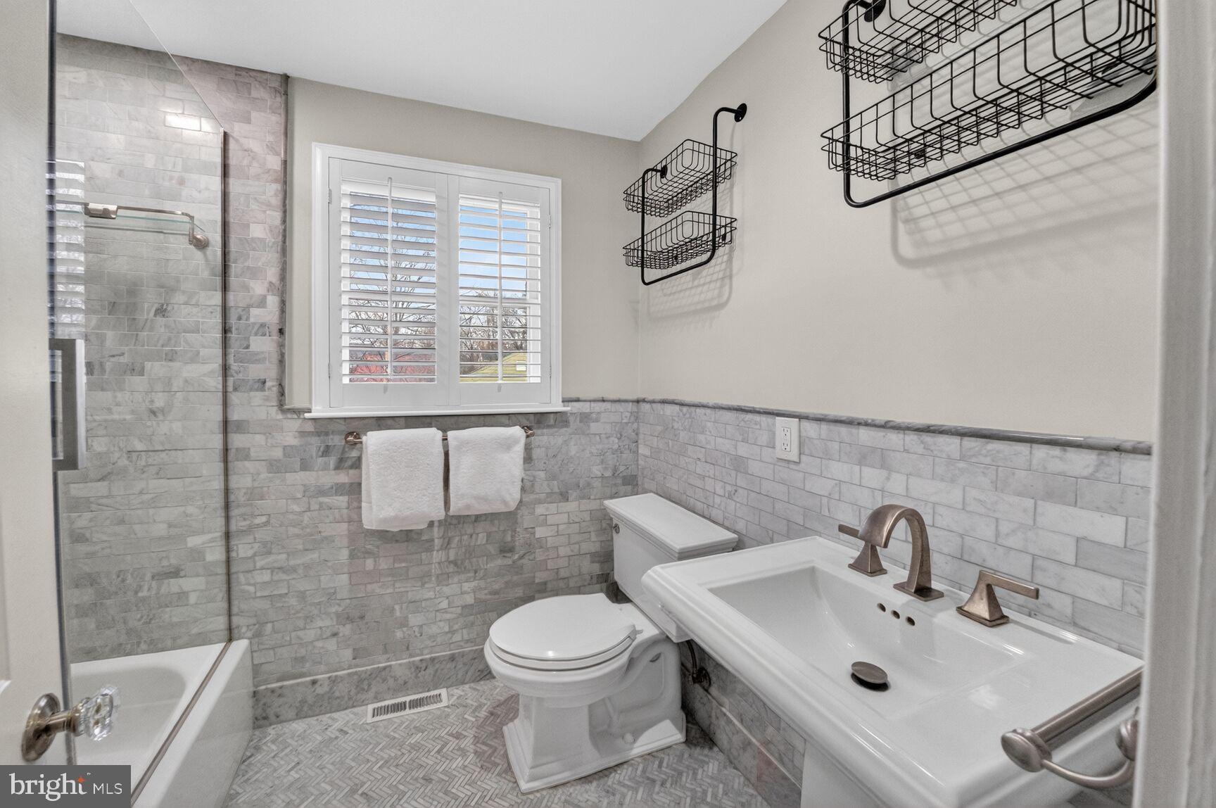 LONG REACH - Residential