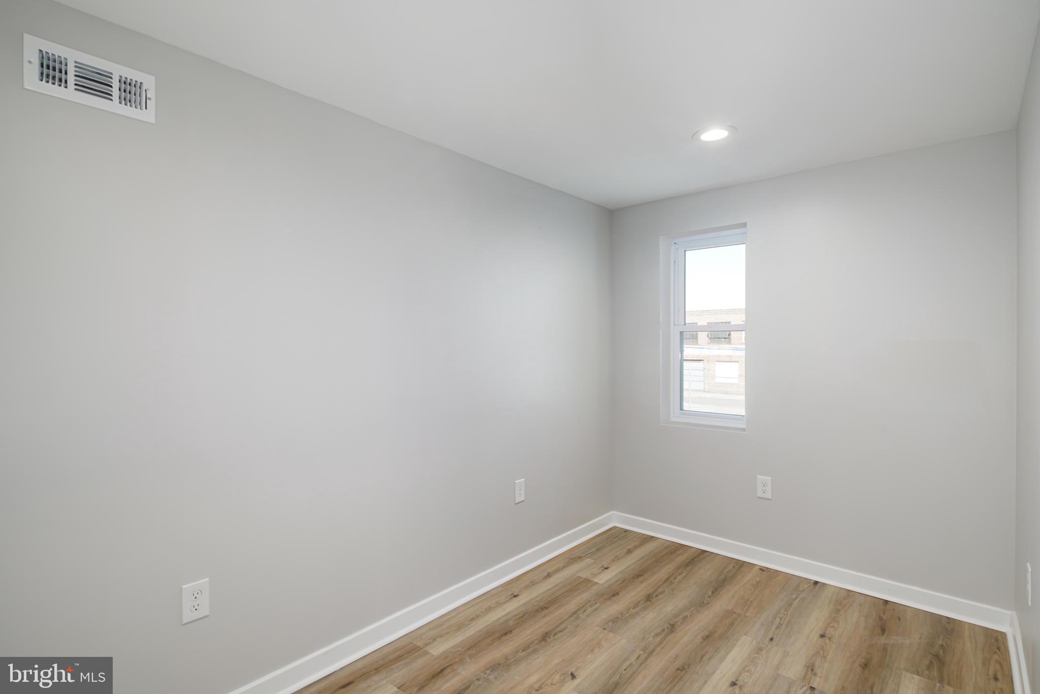 KENSINGTON - Residential