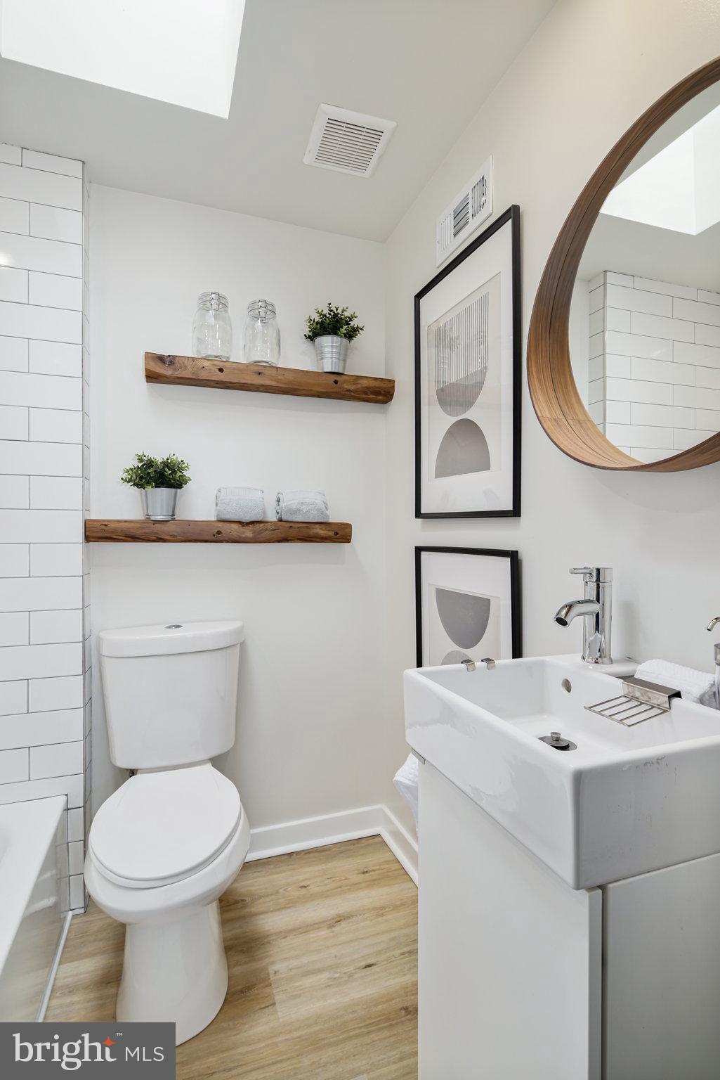 KENSINGTON - Residential