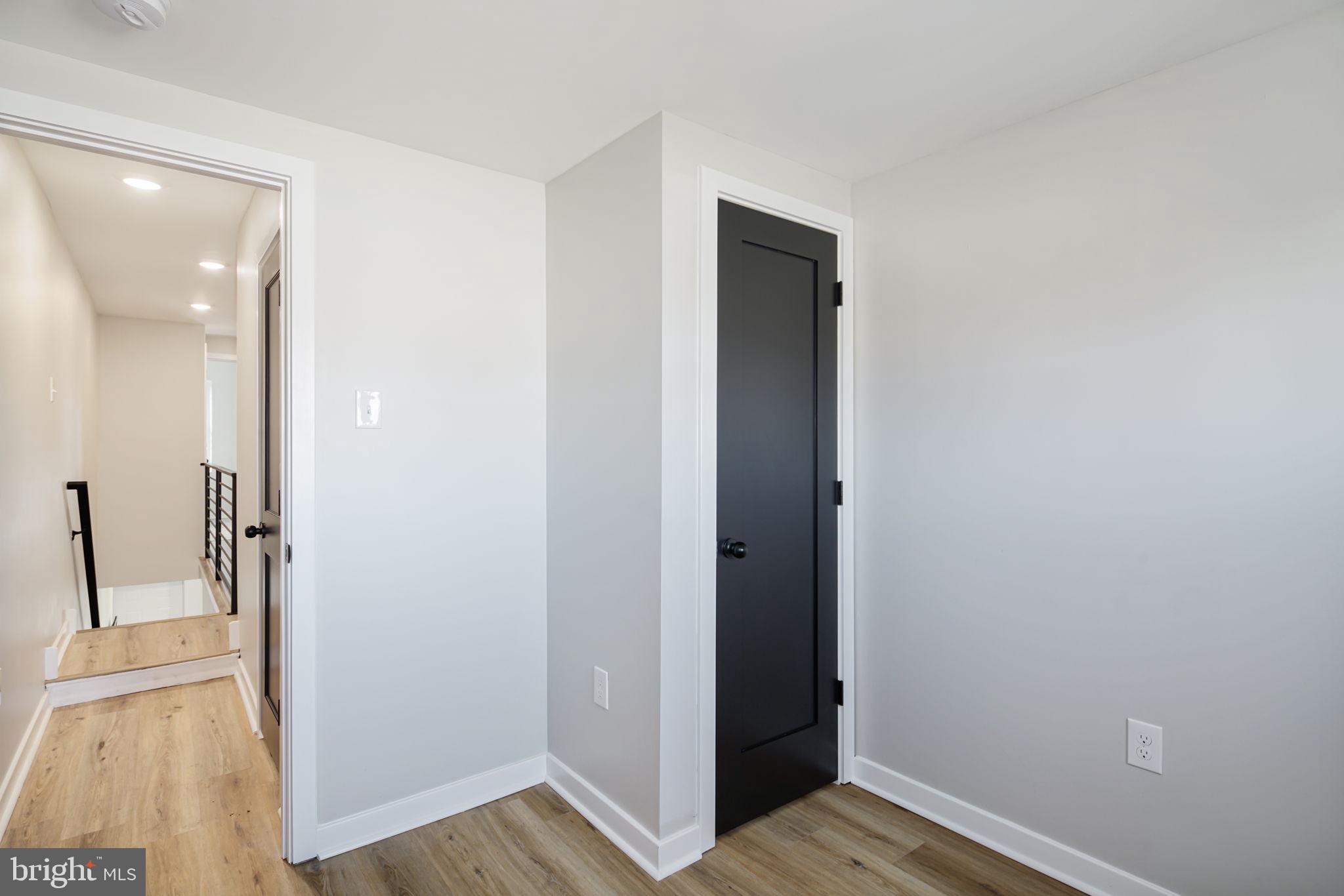 KENSINGTON - Residential