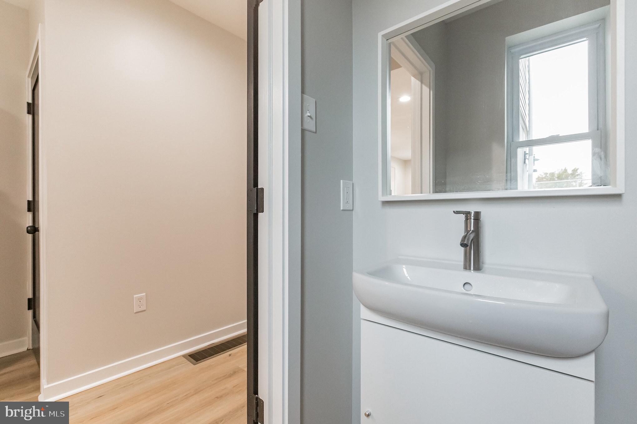 KENSINGTON - Residential