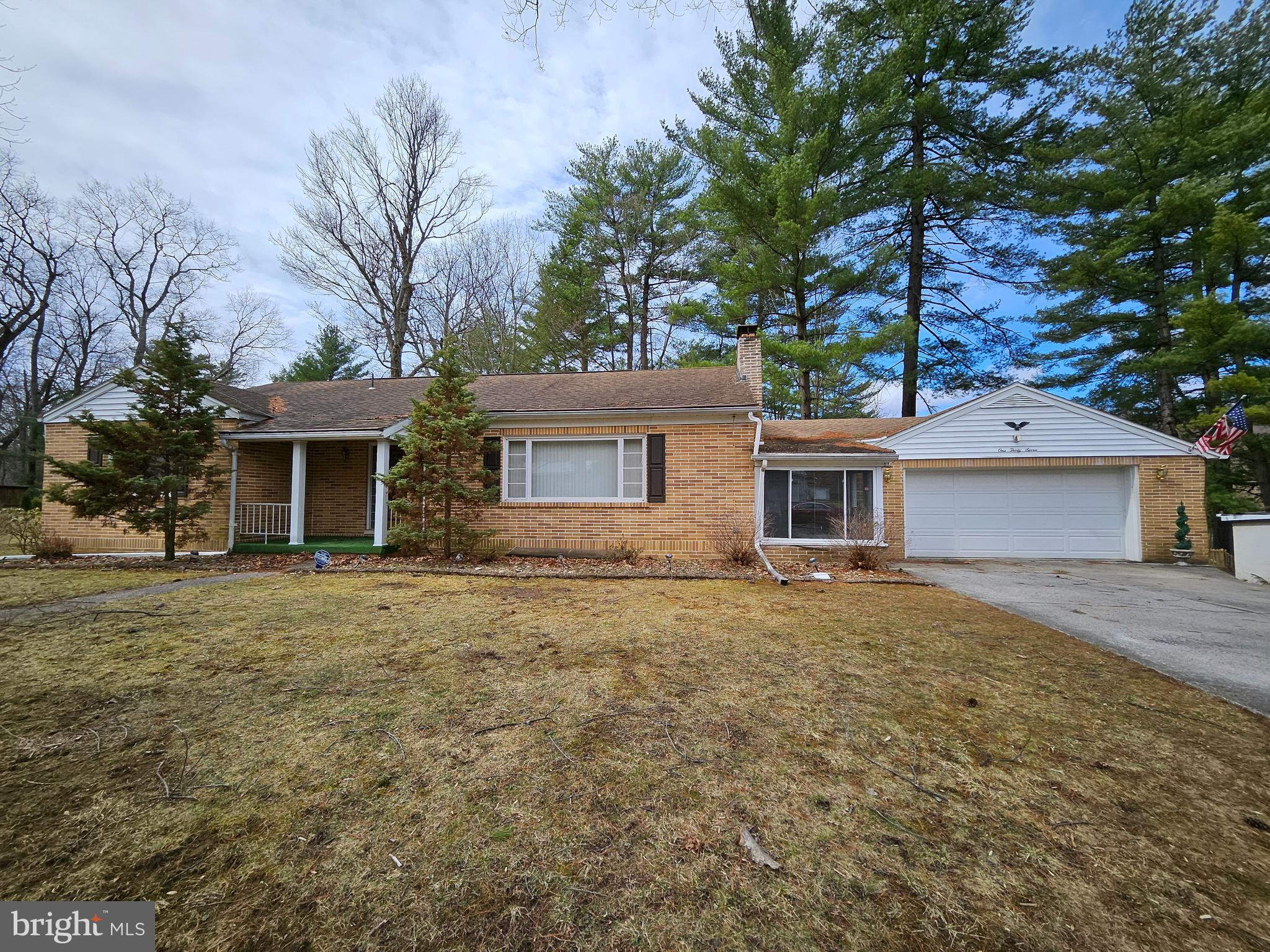 137 N HAWTHORNE DRIVE