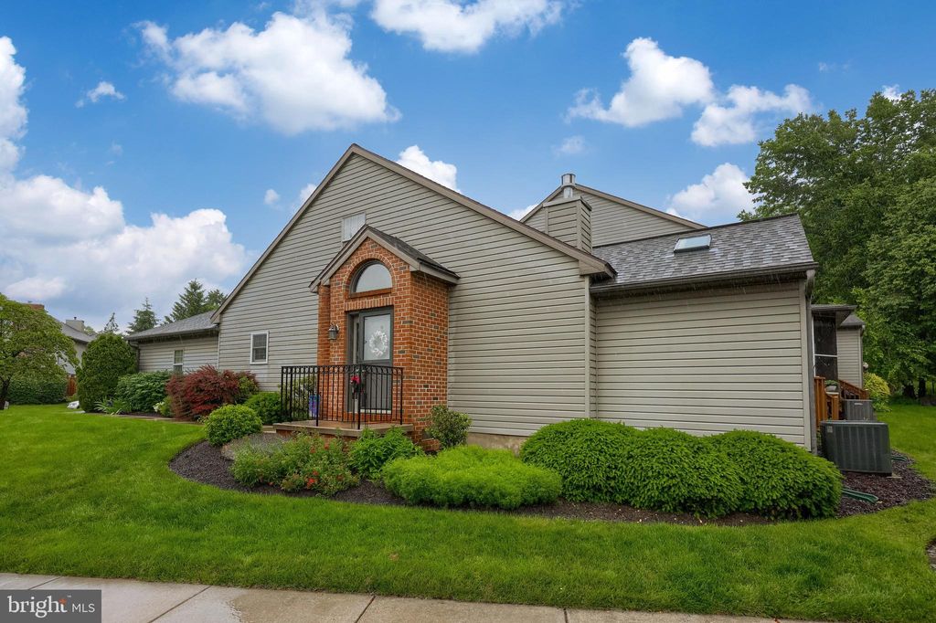 Photo of 163 River Bend Park, LANCASTER, PA 17602 (MLS # PALA2070452)