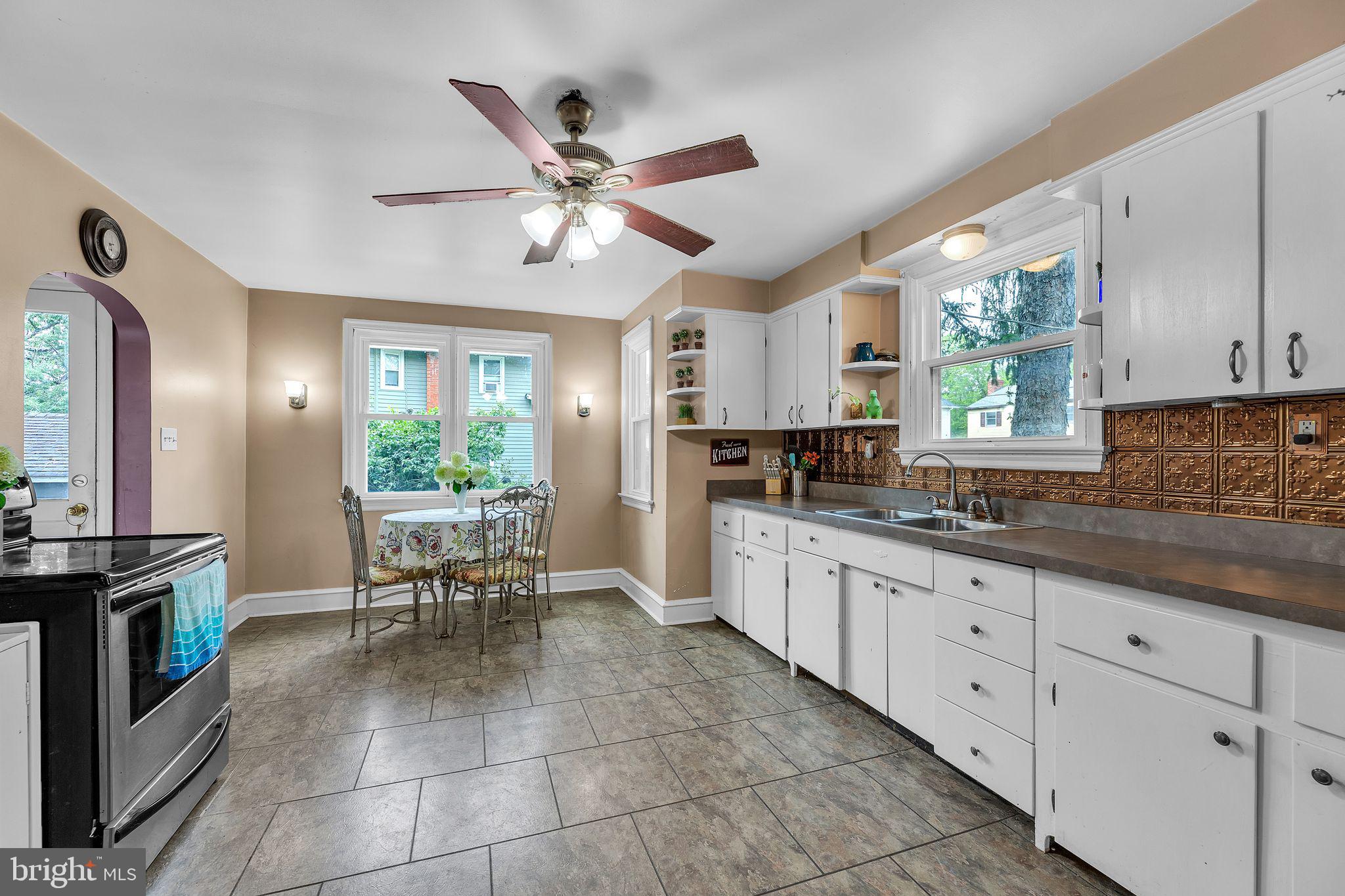 216 DICKINSON ROAD