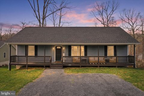 Homes For Sale - 605 Western Lane<br/> Warren County, FRONT ROYAL, VA 22630