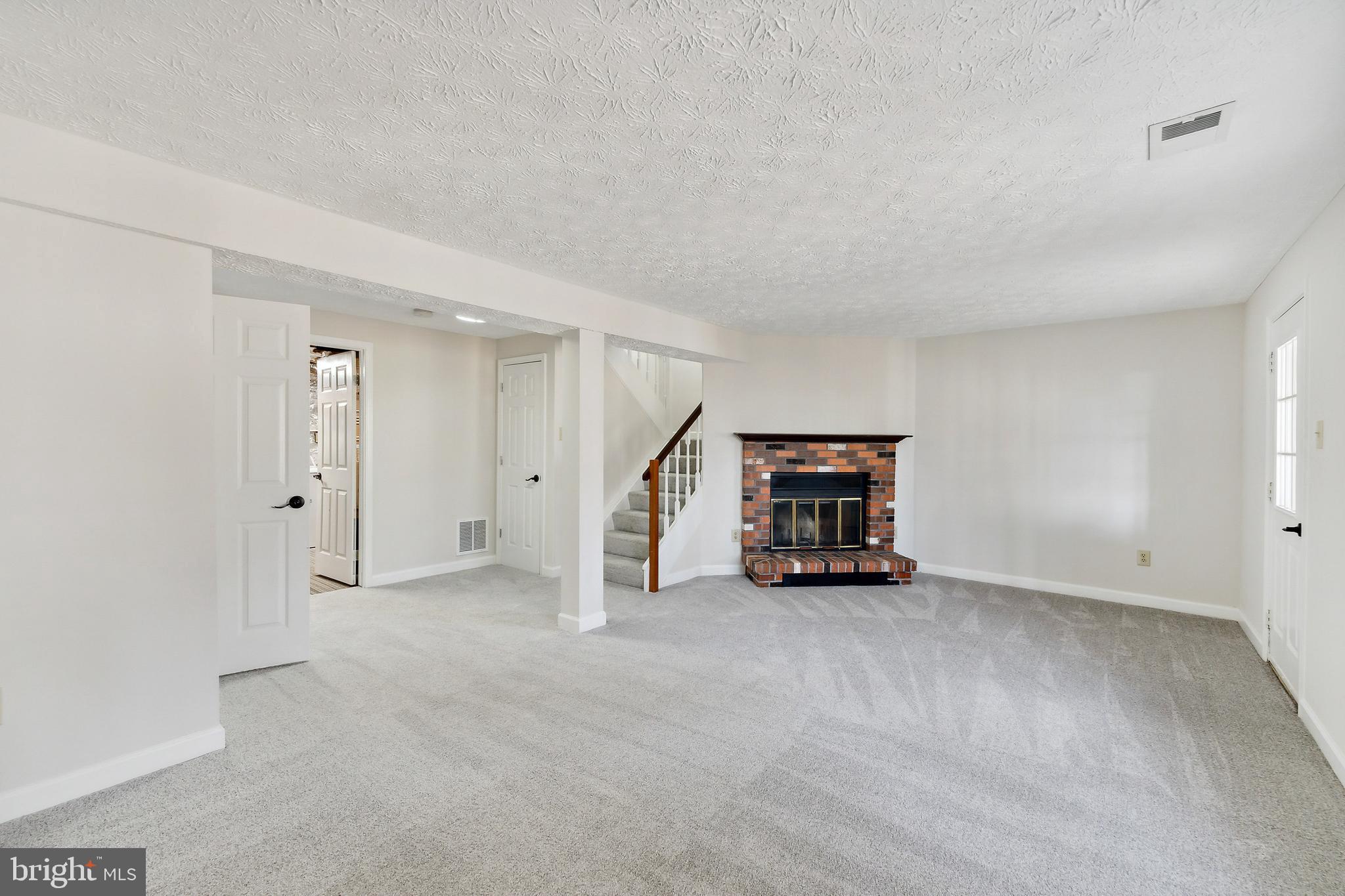 LAKEWOOD HILLS - Residential