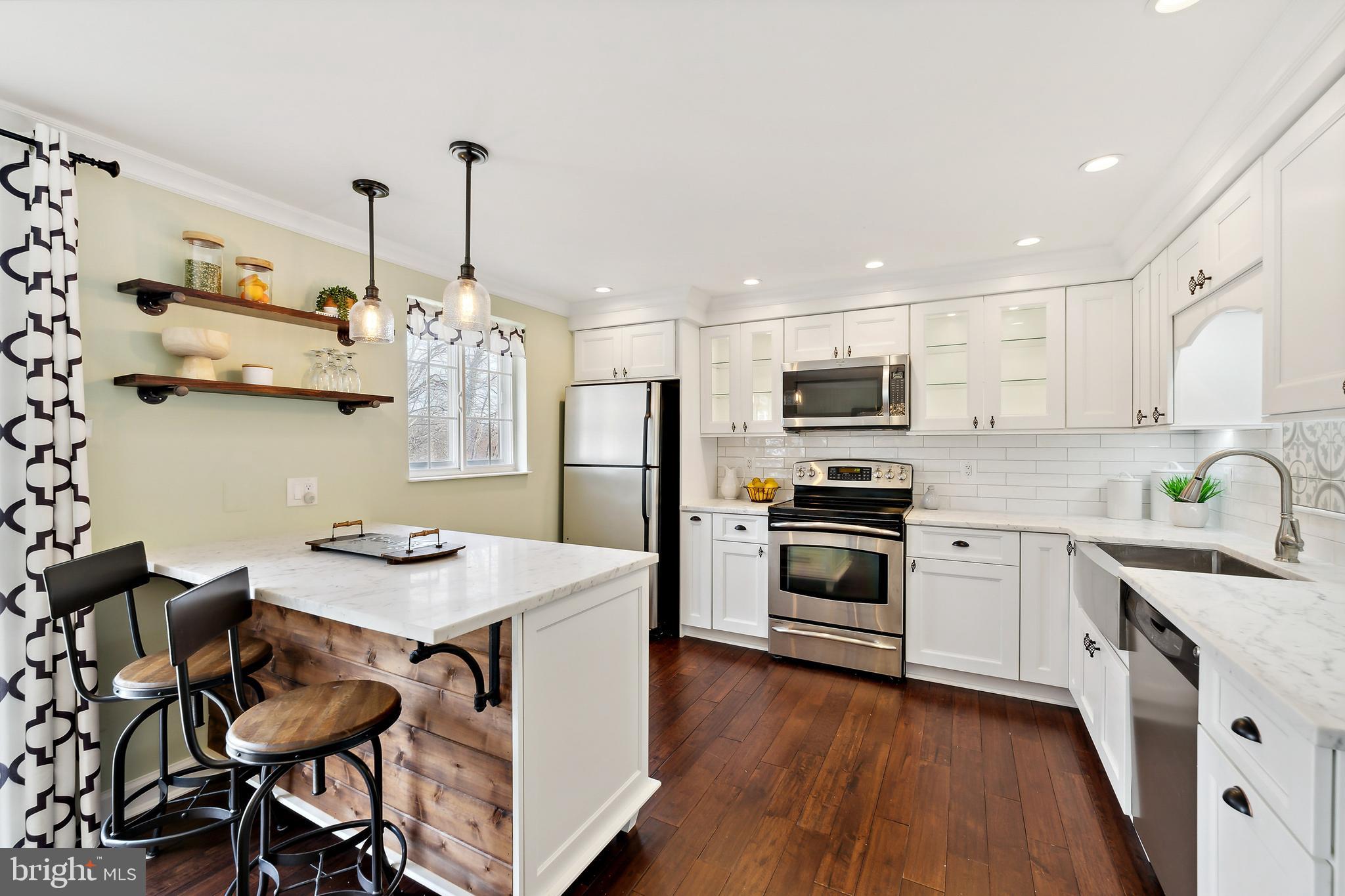 LAKEWOOD HILLS - Residential