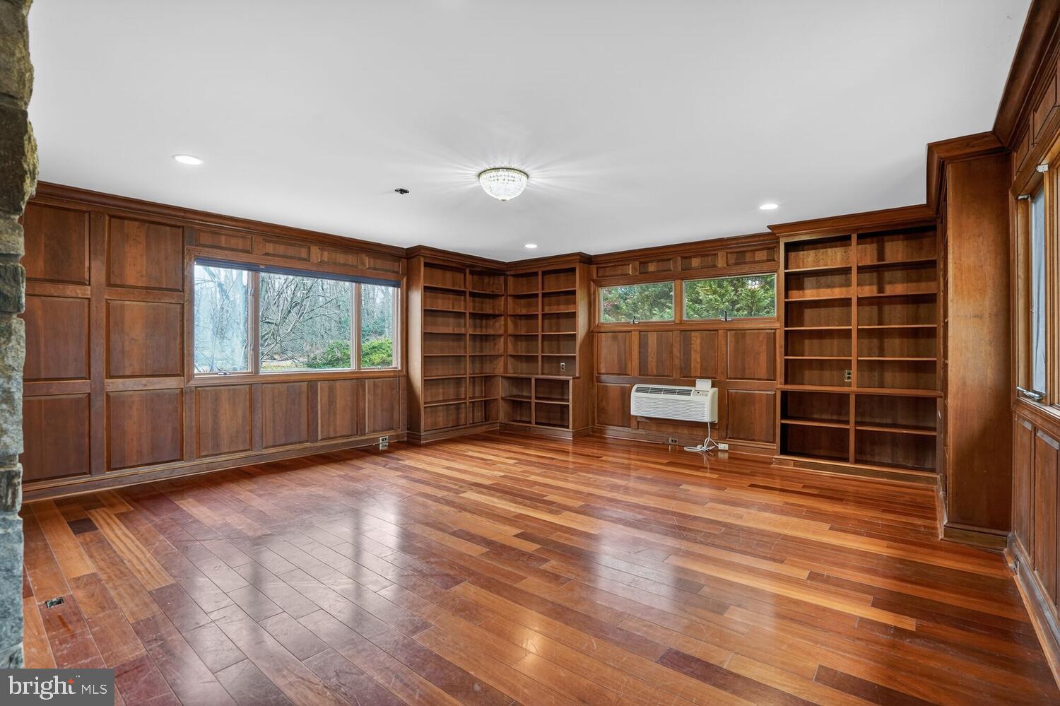 GEORGETOWN MANOR ESTATES - Residential