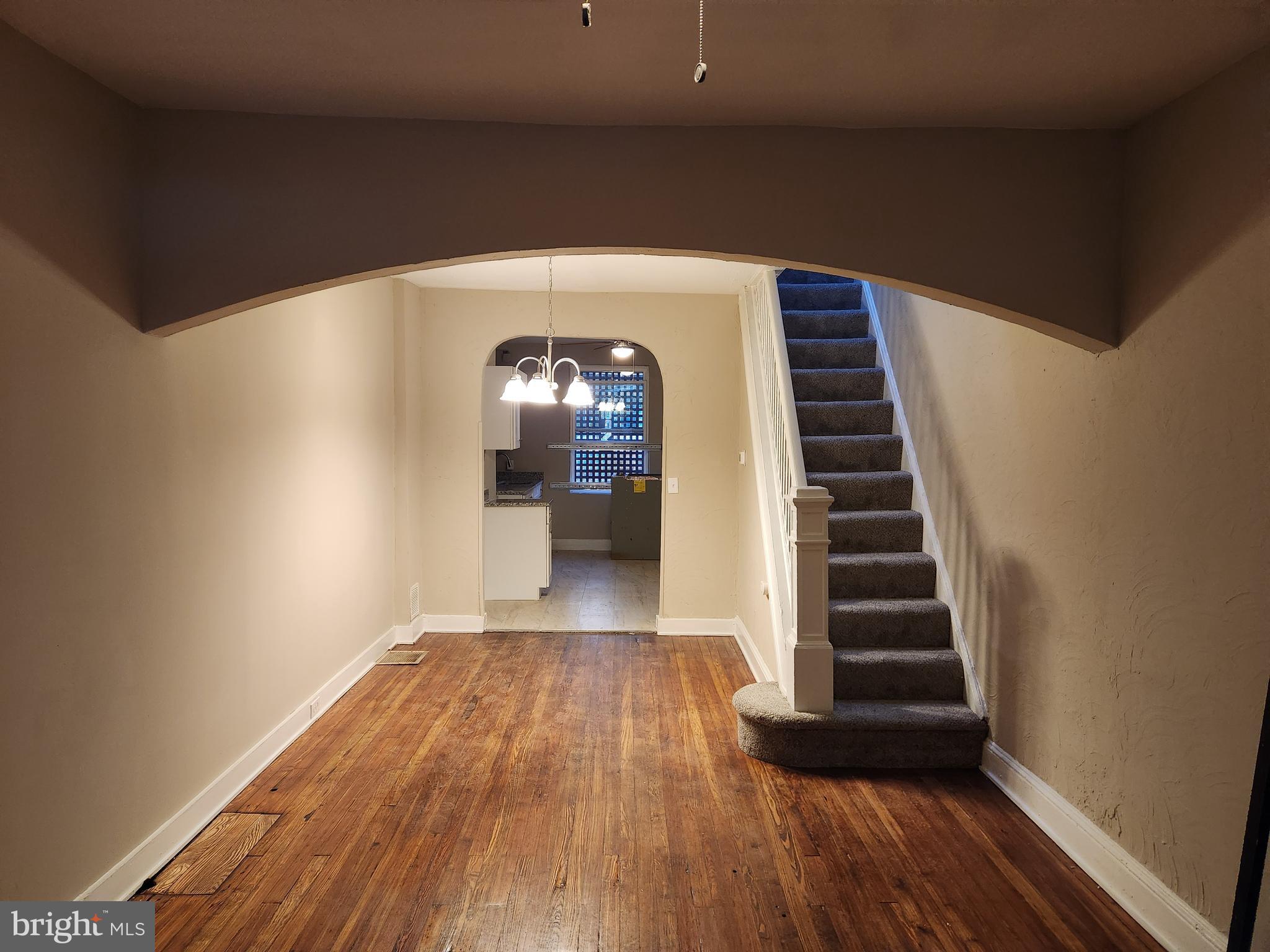 516 N ROBINSON STREET