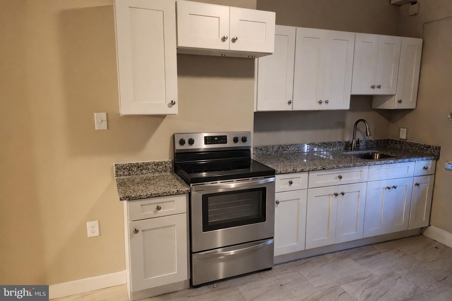 ELWOOD PARK - Residential