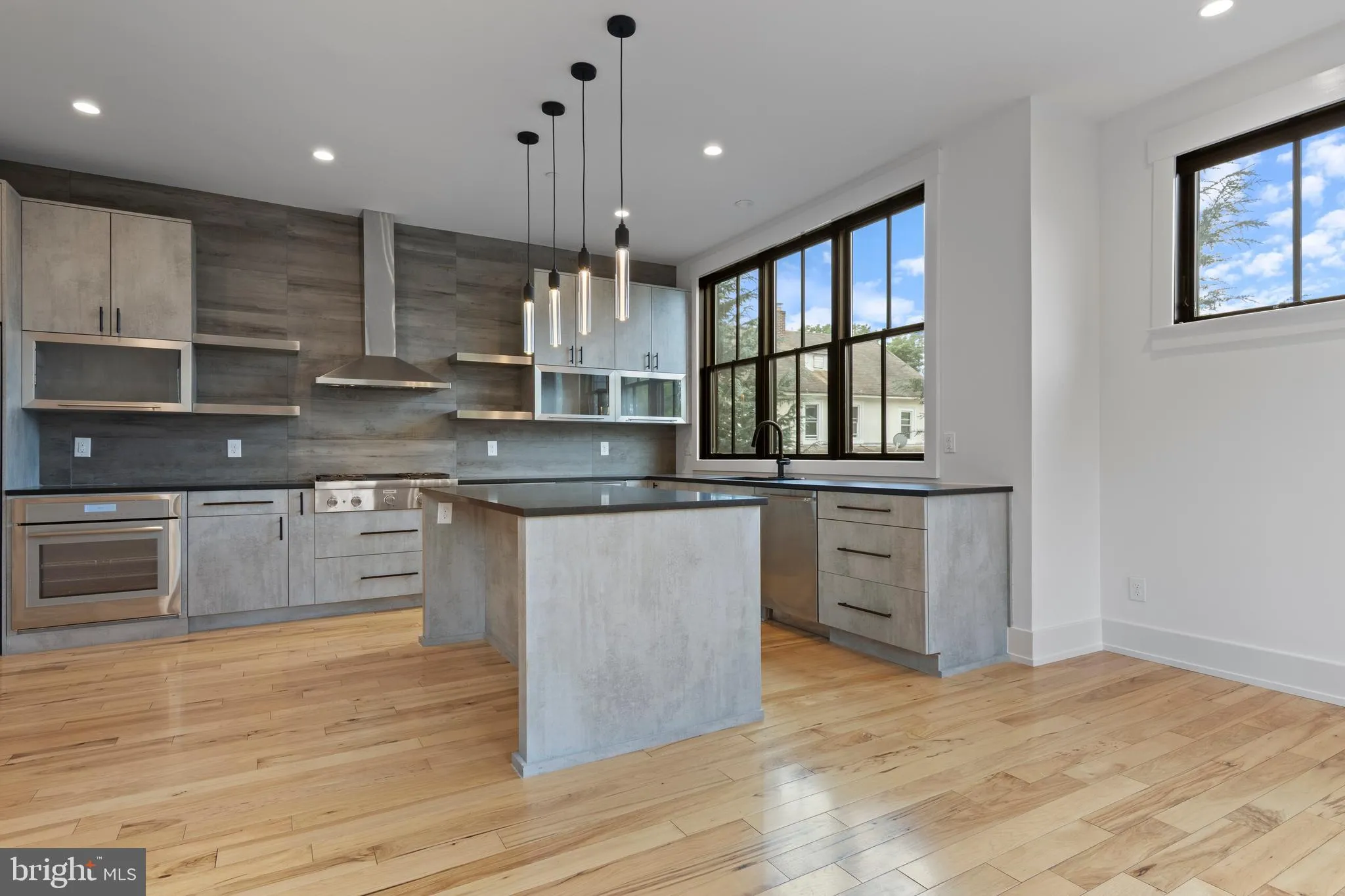 Wayne, Pennsylvania 19087, United States, 3 Bedrooms Bedrooms, ,4 BathroomsBathrooms,Residential,Active,213981