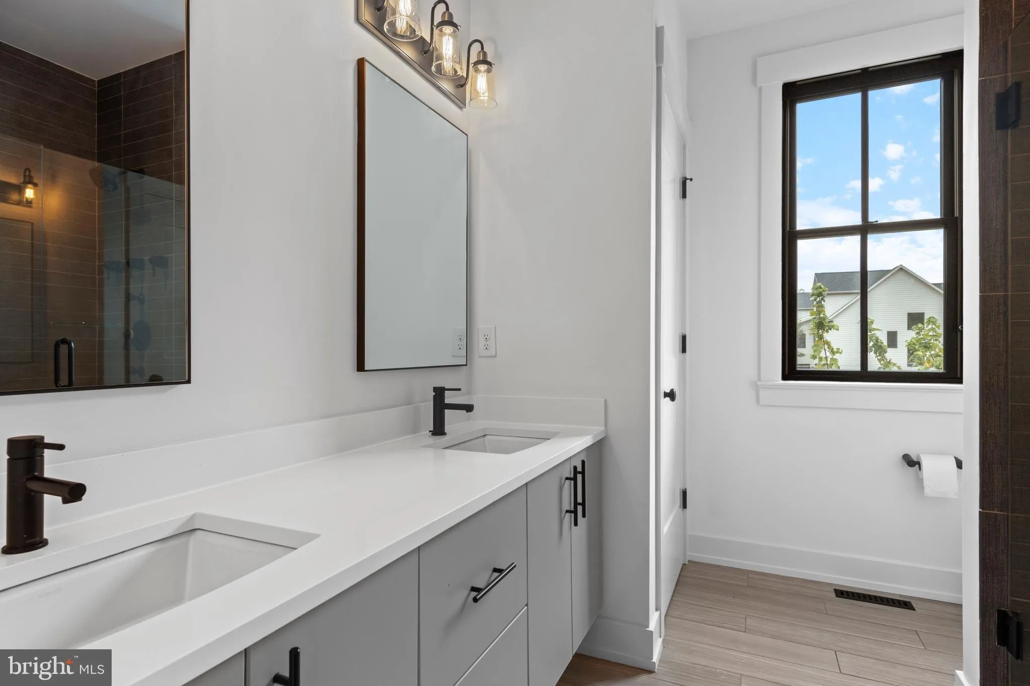 Wayne, Pennsylvania 19087, United States, 3 Bedrooms Bedrooms, ,4 BathroomsBathrooms,Residential,Active,213981