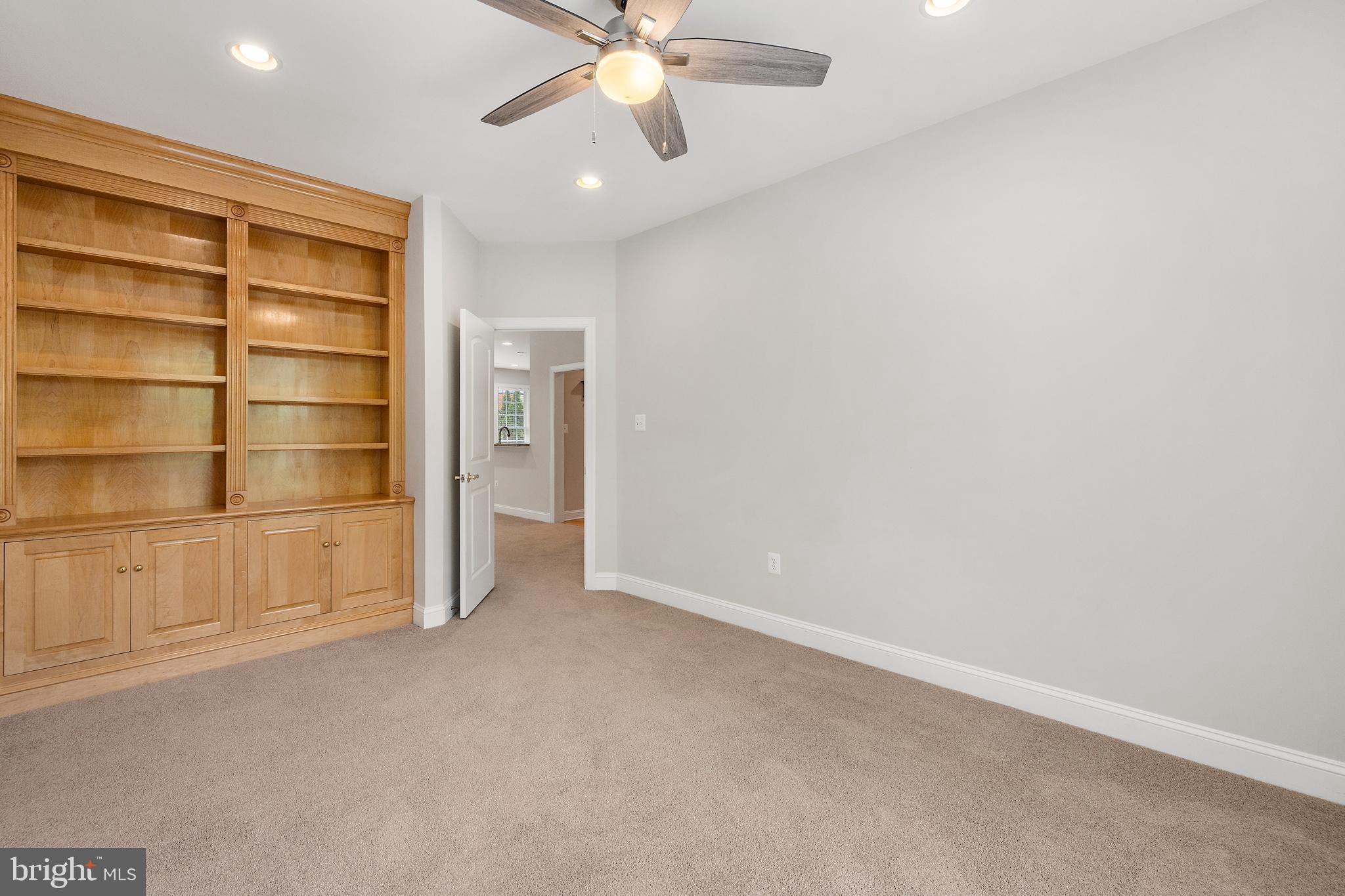 ANNAPOLIS RIDGE - Residential