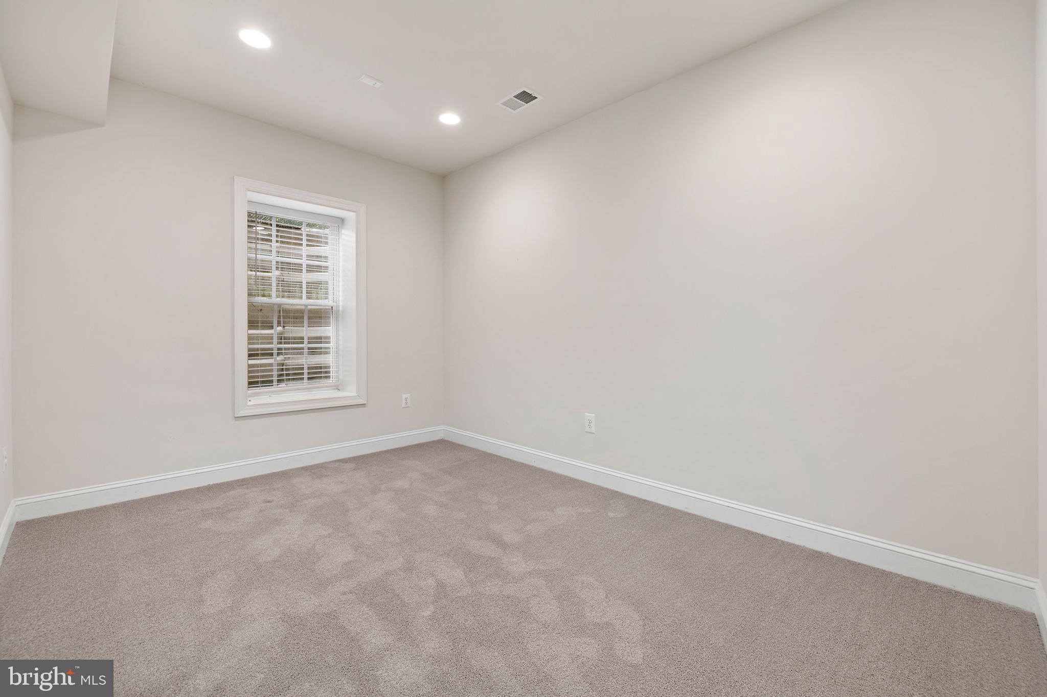 ANNAPOLIS RIDGE - Residential