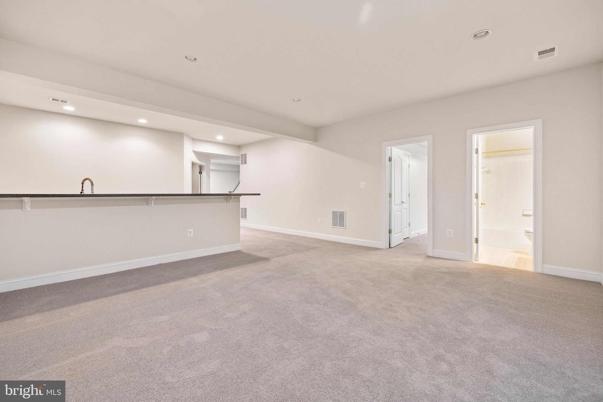 ANNAPOLIS RIDGE - Residential