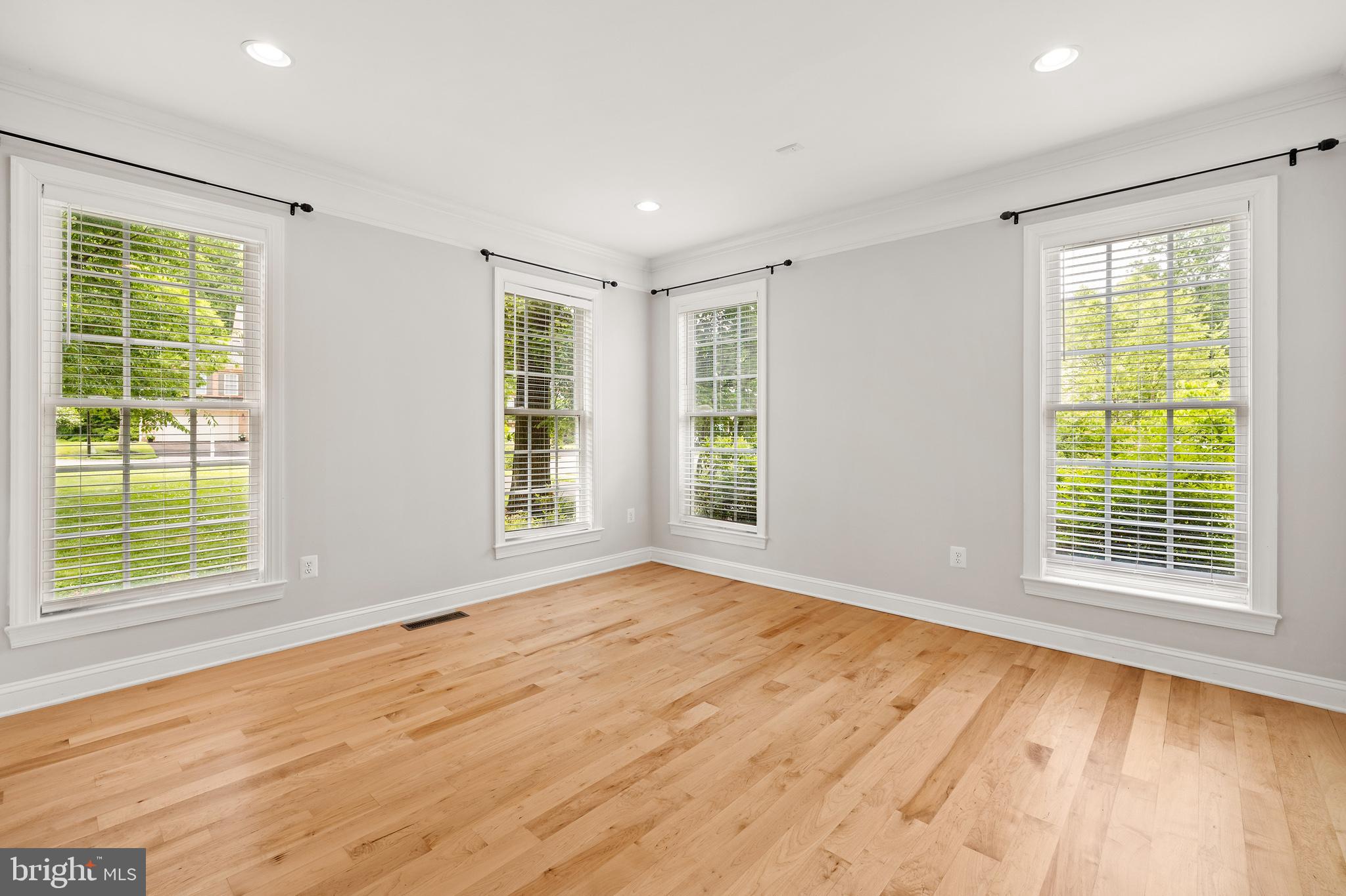 ANNAPOLIS RIDGE - Residential