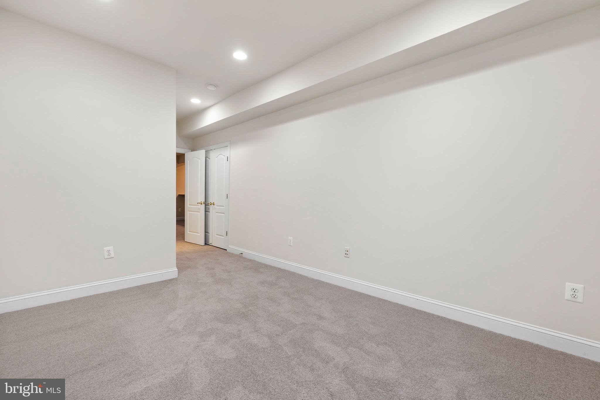 ANNAPOLIS RIDGE - Residential