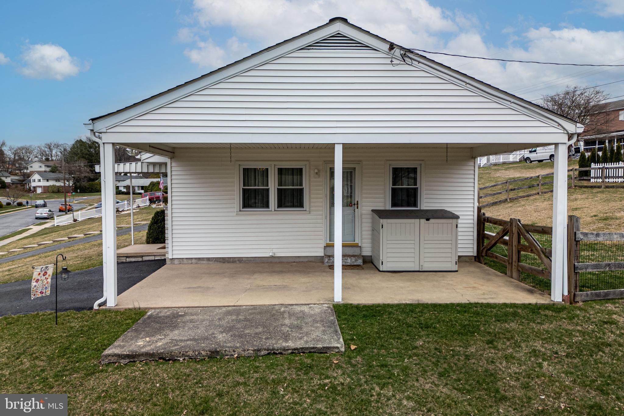 WEST HILLS - Residential