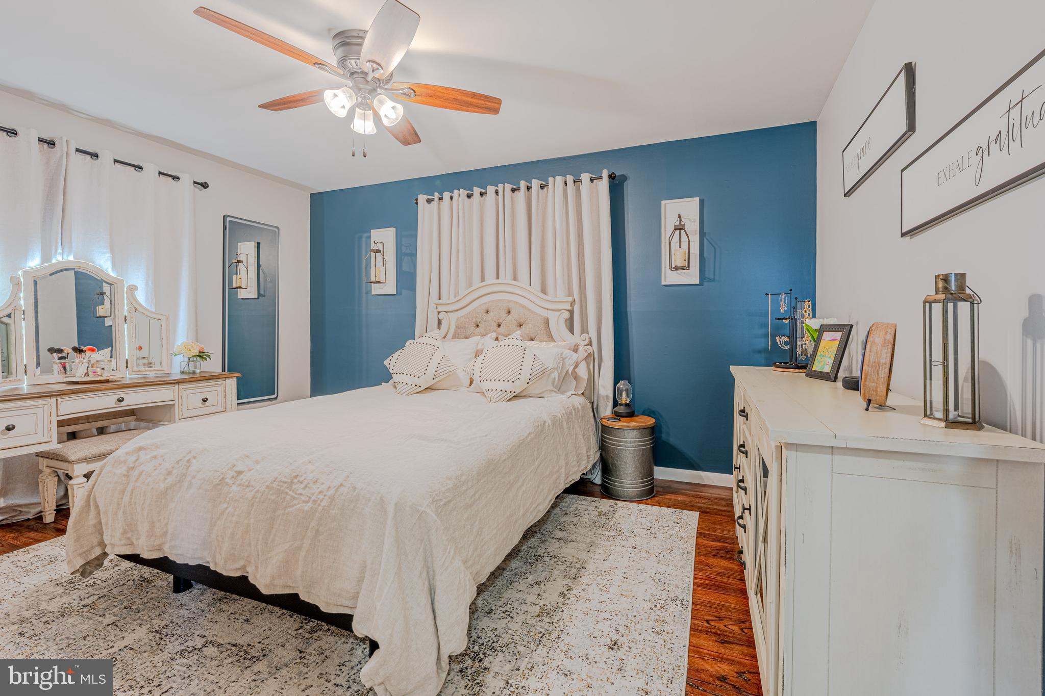 WEST HILLS - Residential