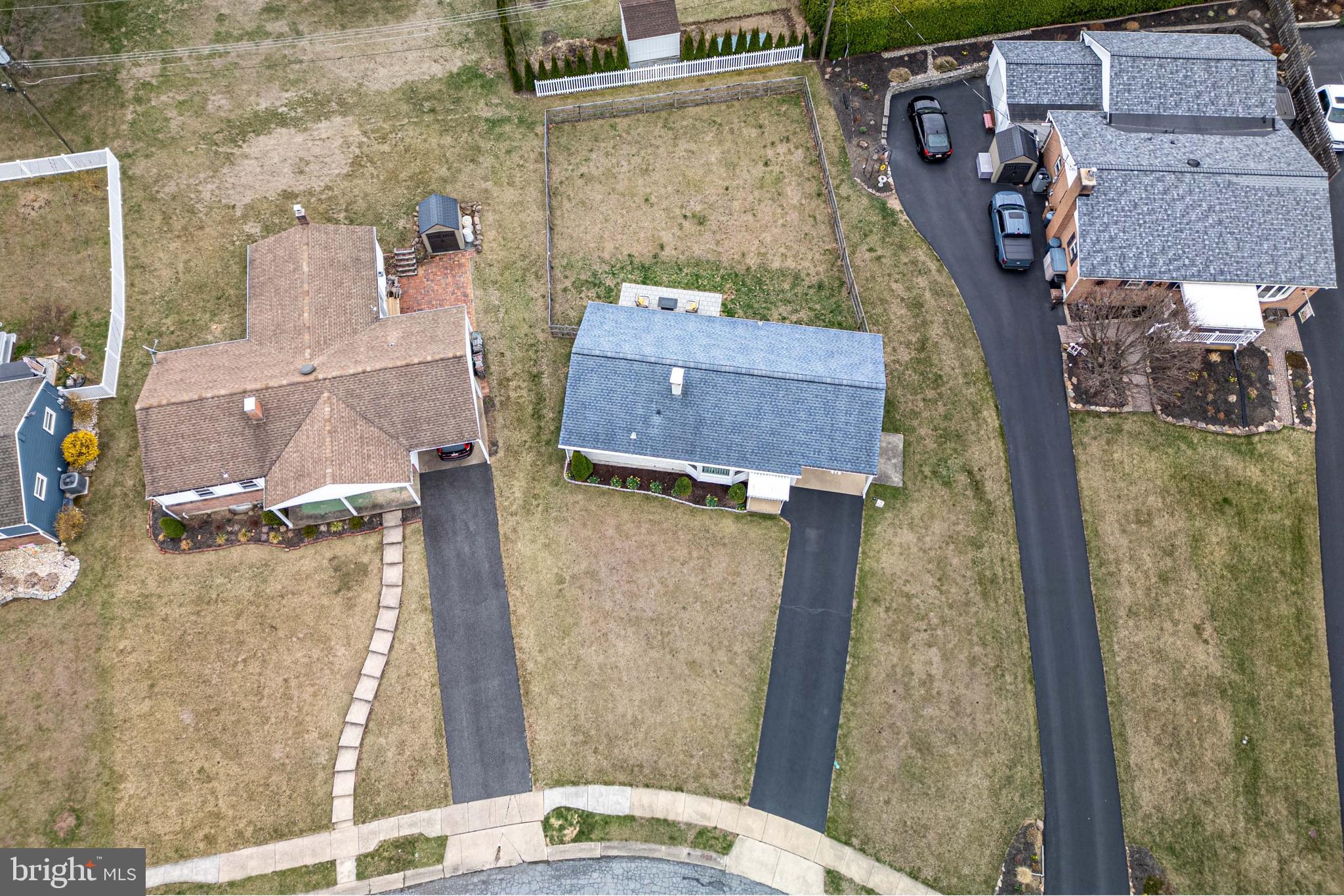 WEST HILLS - Residential