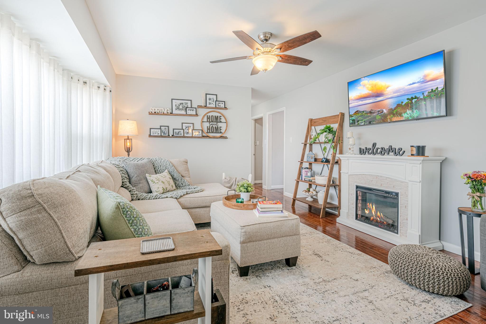 WEST HILLS - Residential