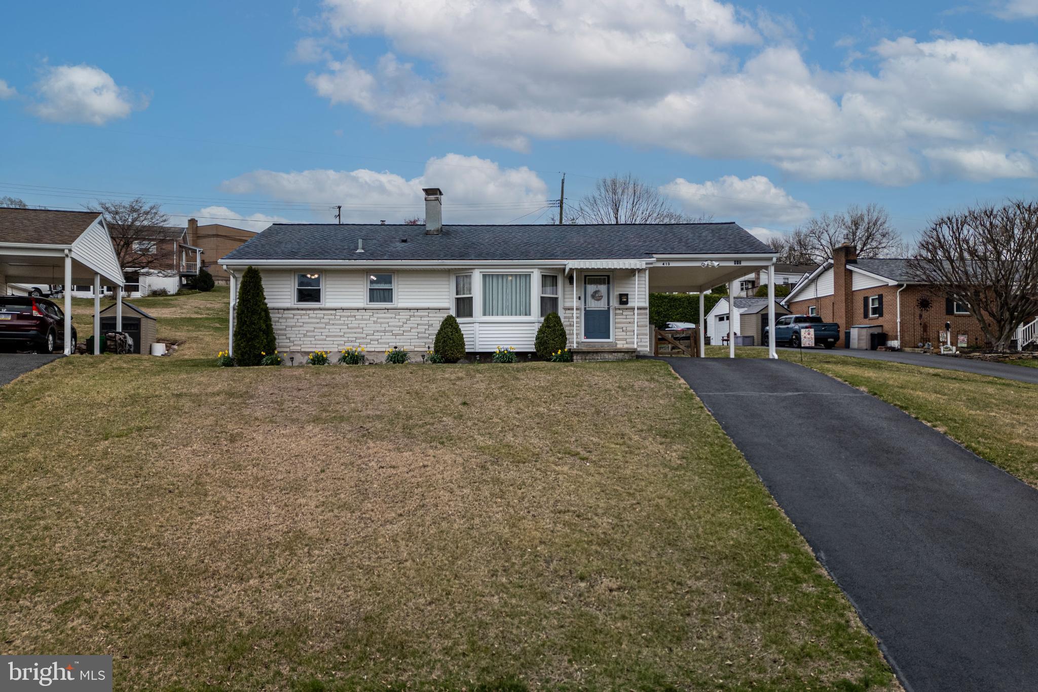 WEST HILLS - Residential