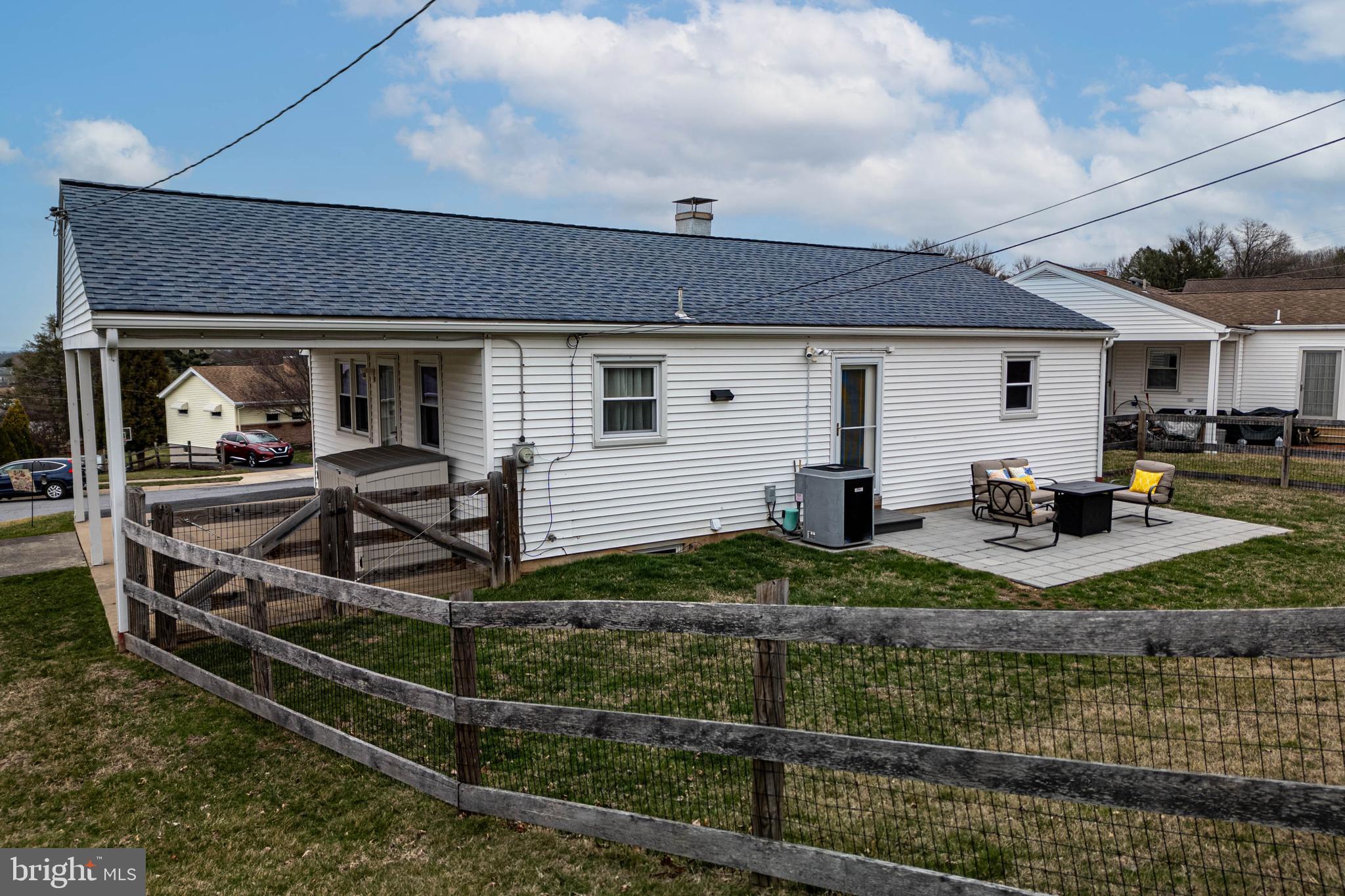 WEST HILLS - Residential