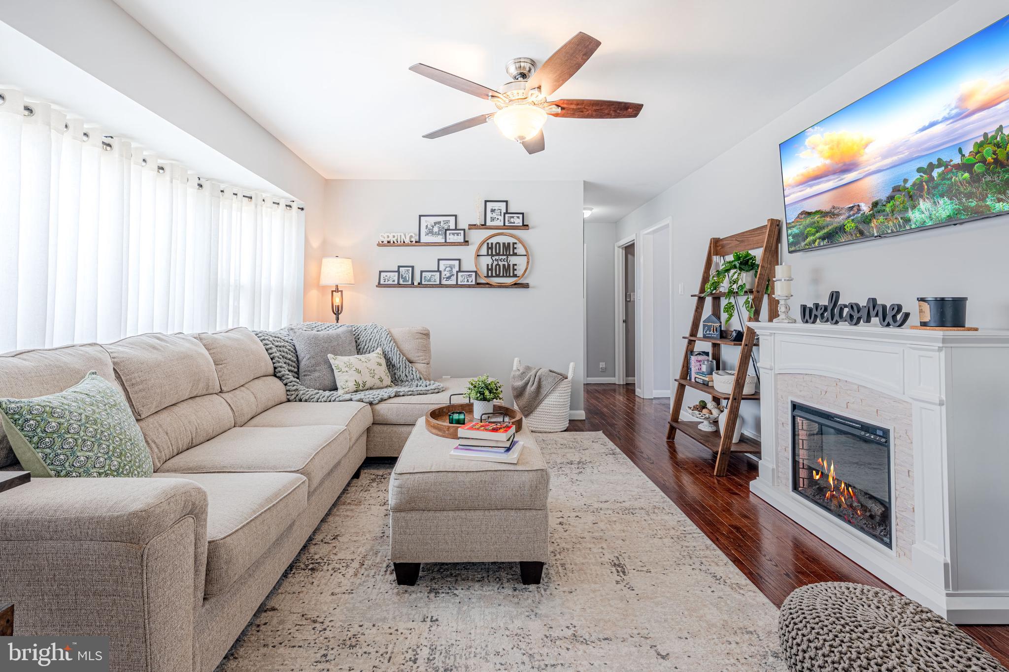 WEST HILLS - Residential