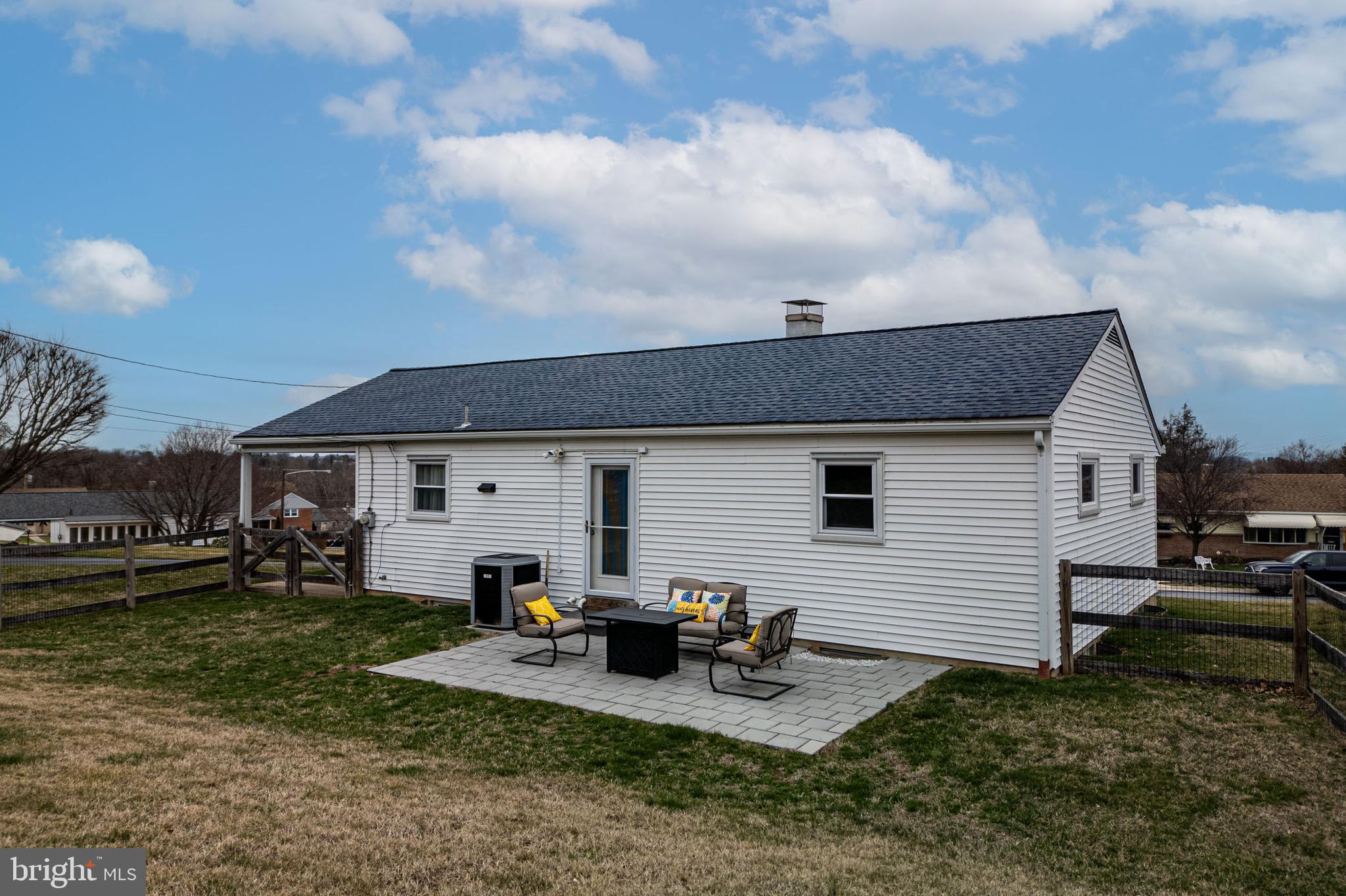 WEST HILLS - Residential