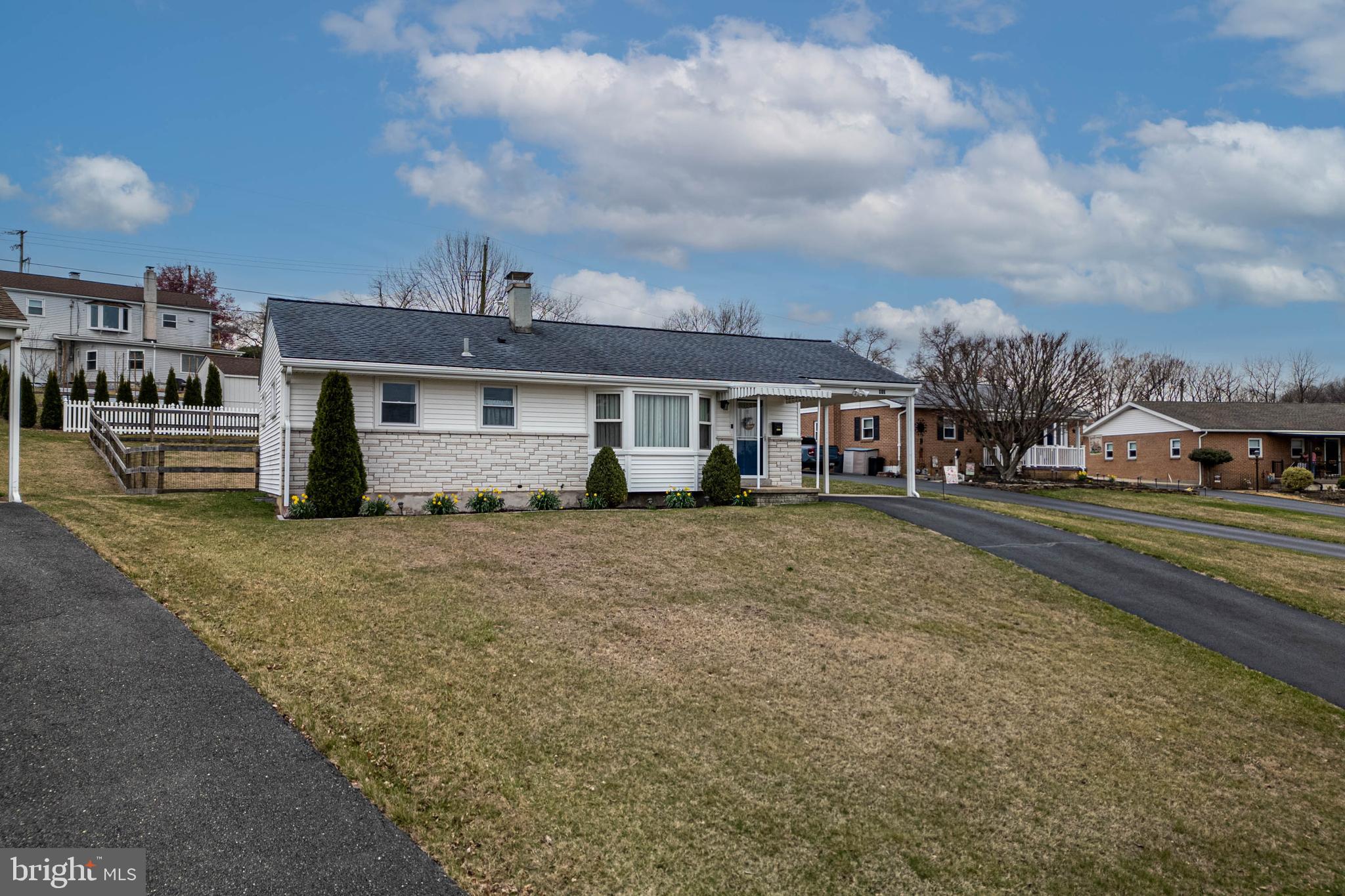 WEST HILLS - Residential