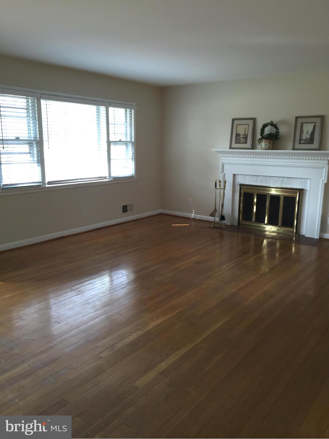 BROYHILLS MCLEAN ESTATES - Residential Lease