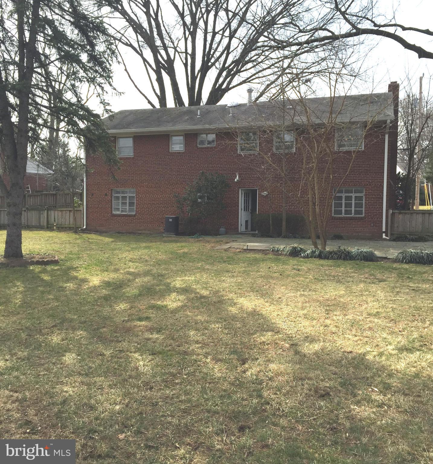 BROYHILLS MCLEAN ESTATES - Residential Lease