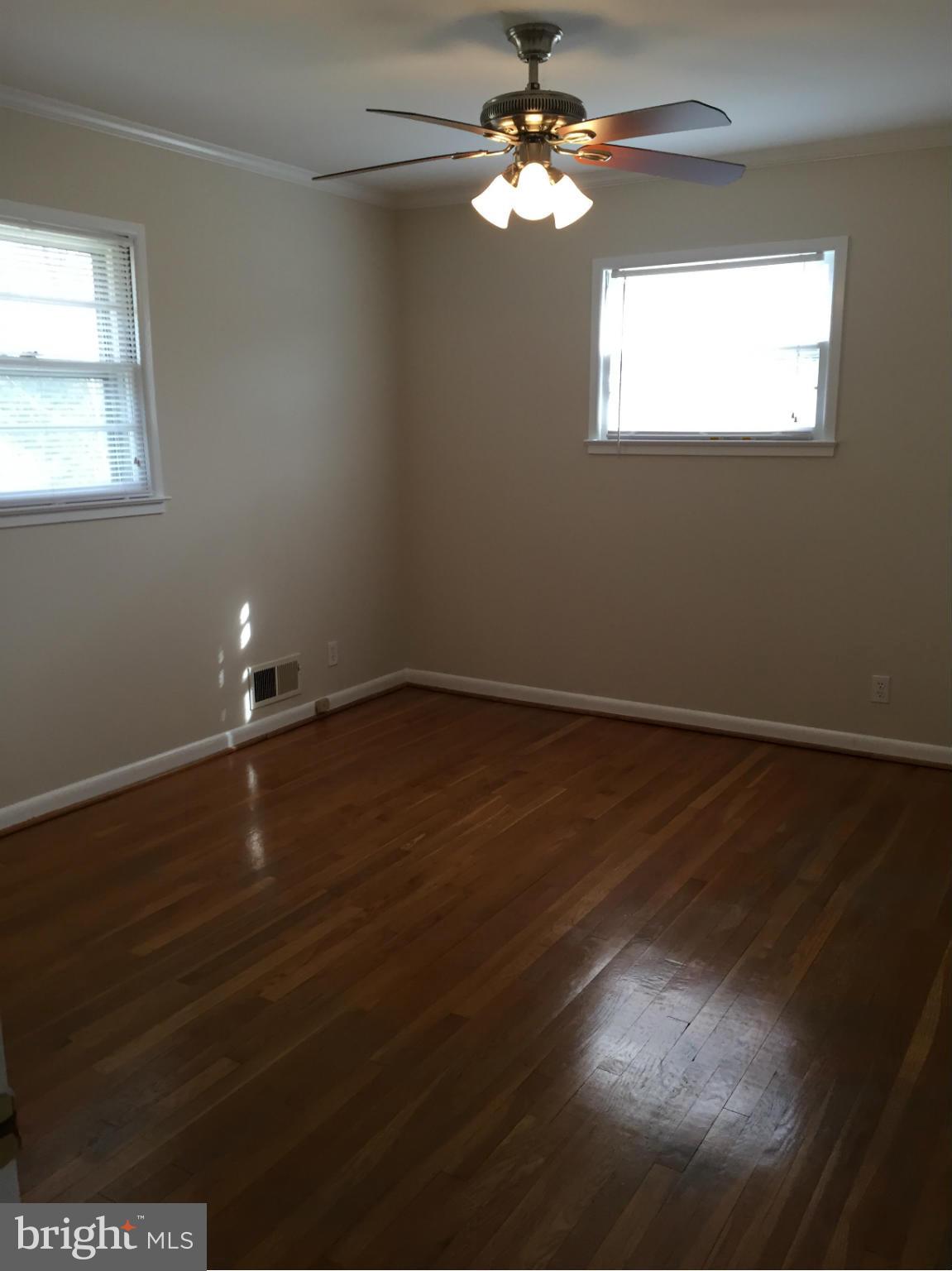 BROYHILLS MCLEAN ESTATES - Residential Lease