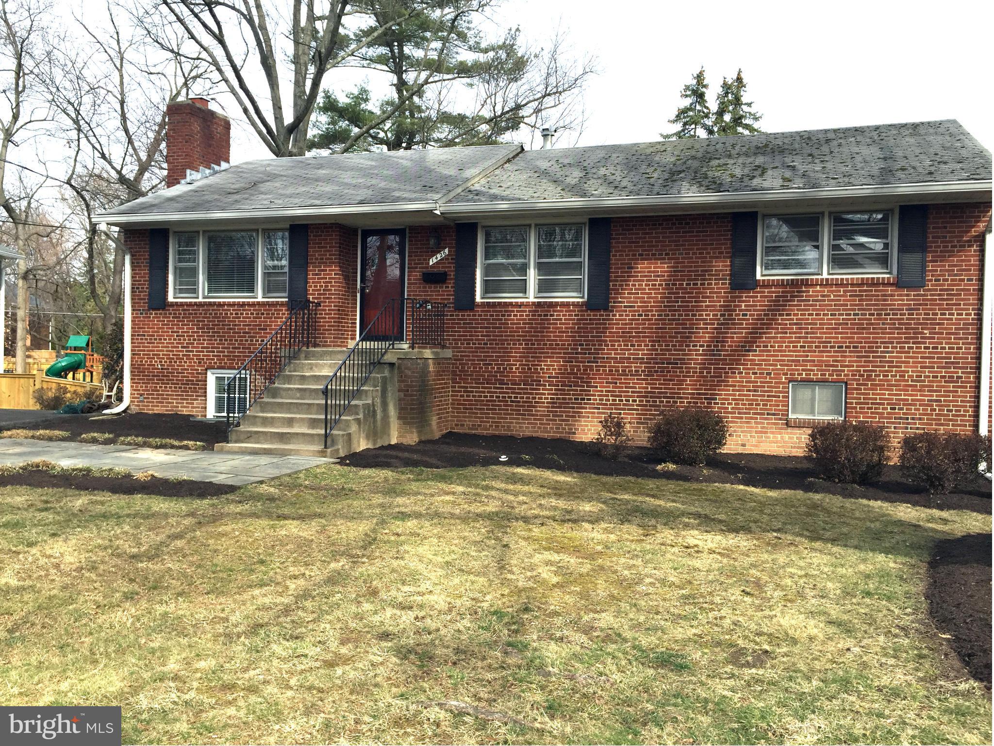 BROYHILLS MCLEAN ESTATES - Residential Lease