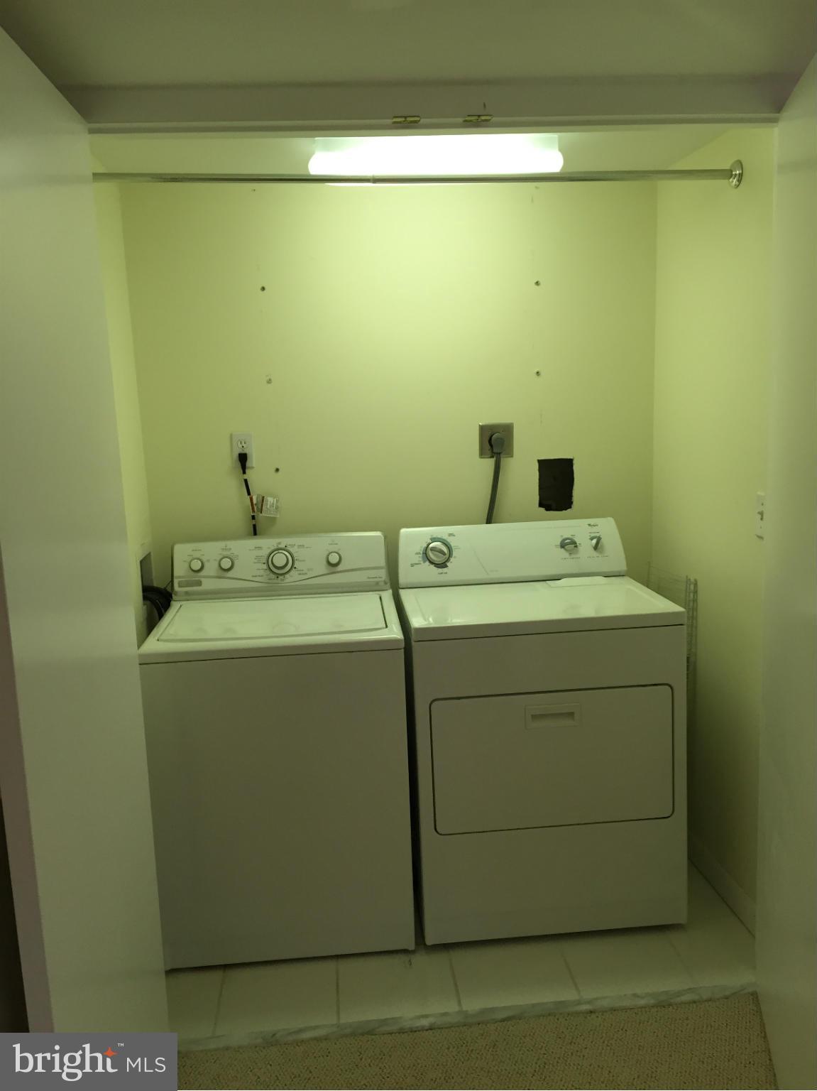 BROYHILLS MCLEAN ESTATES - Residential Lease