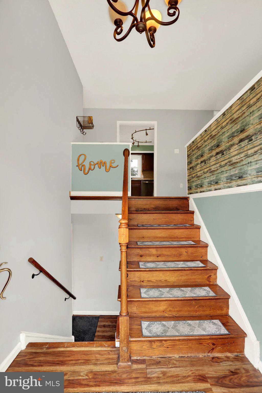 809 EVERGREEN DRIVE