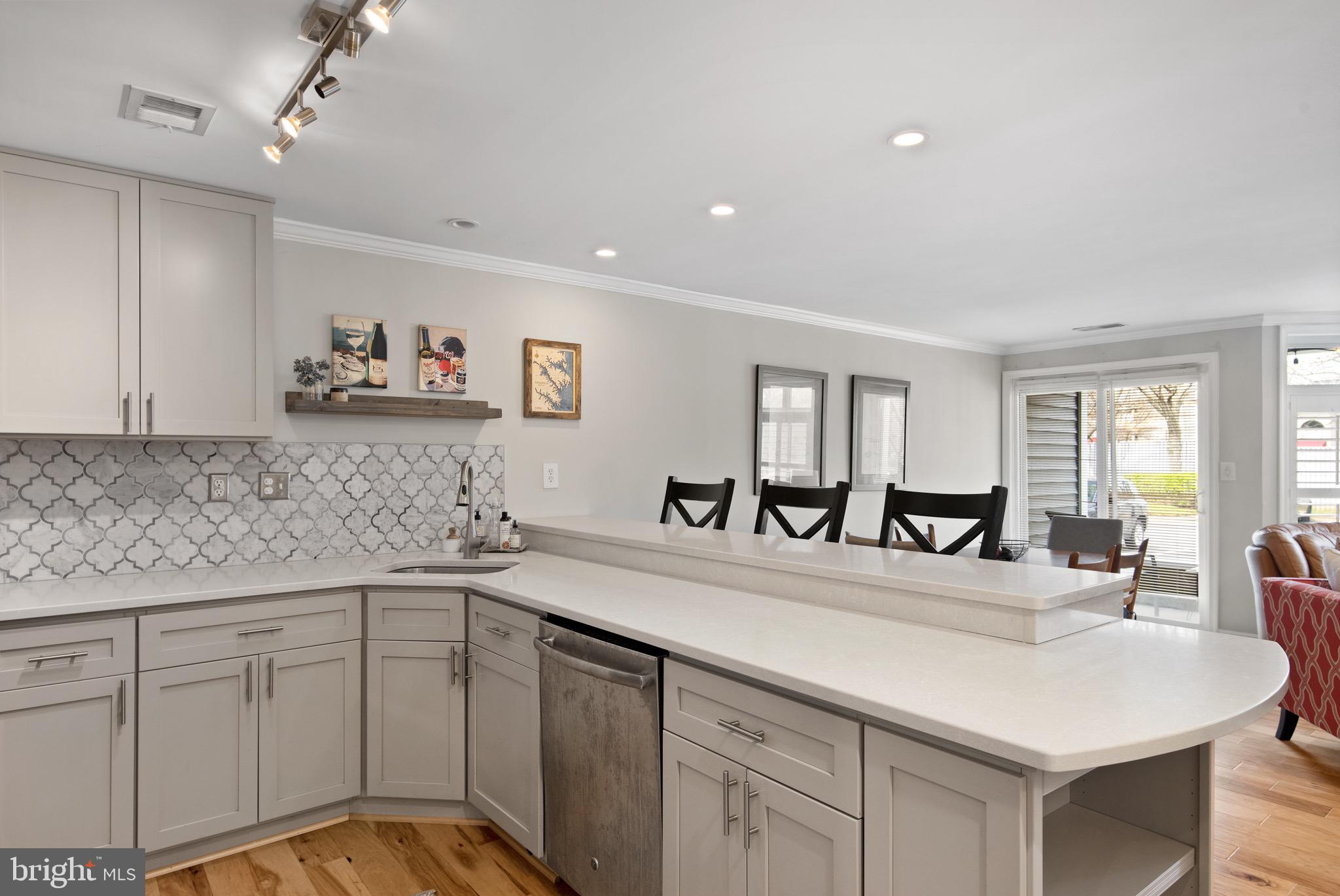 LAKE HERON CONDO - Residential