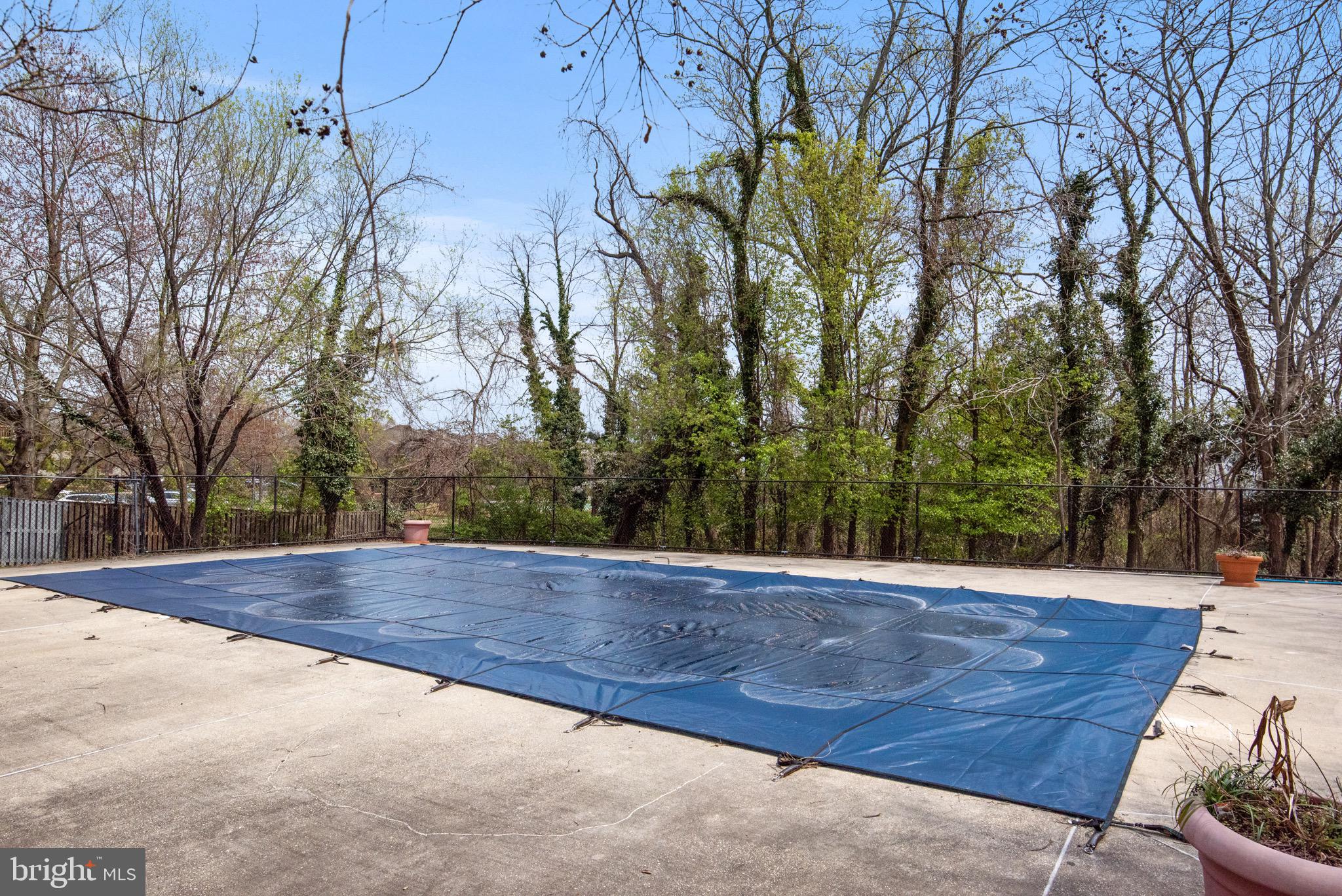 LAKE HERON CONDO - Residential