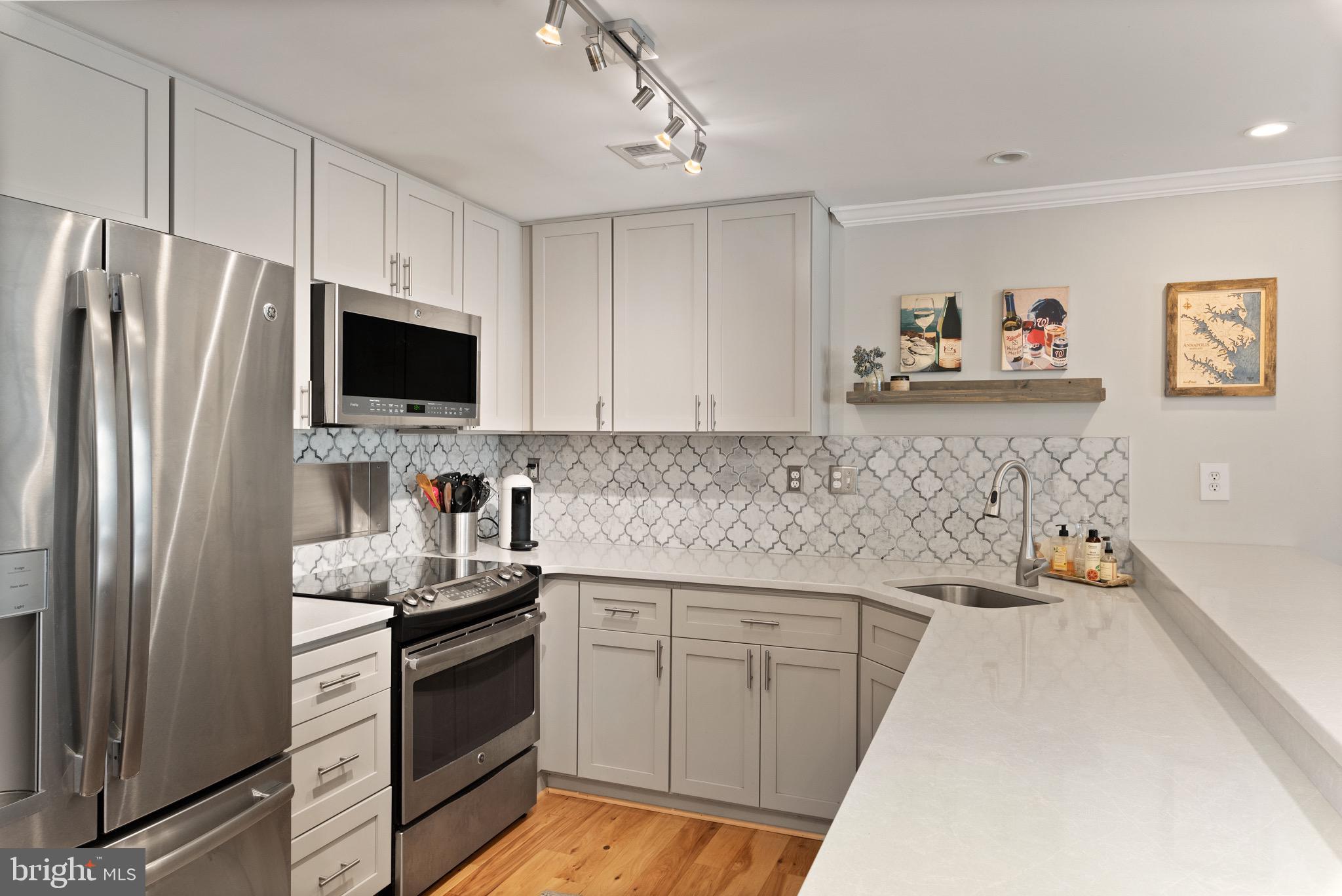 LAKE HERON CONDO - Residential