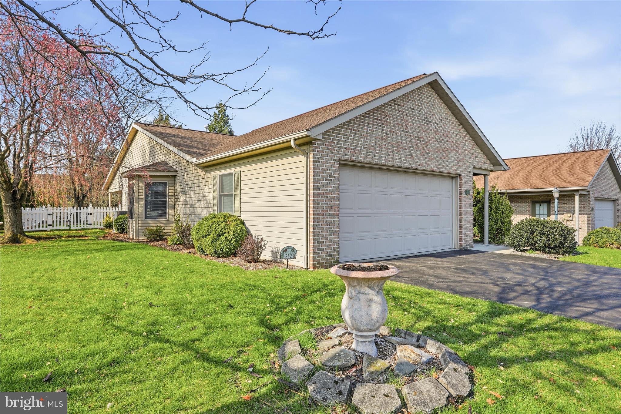 MAPLE RUN - Residential