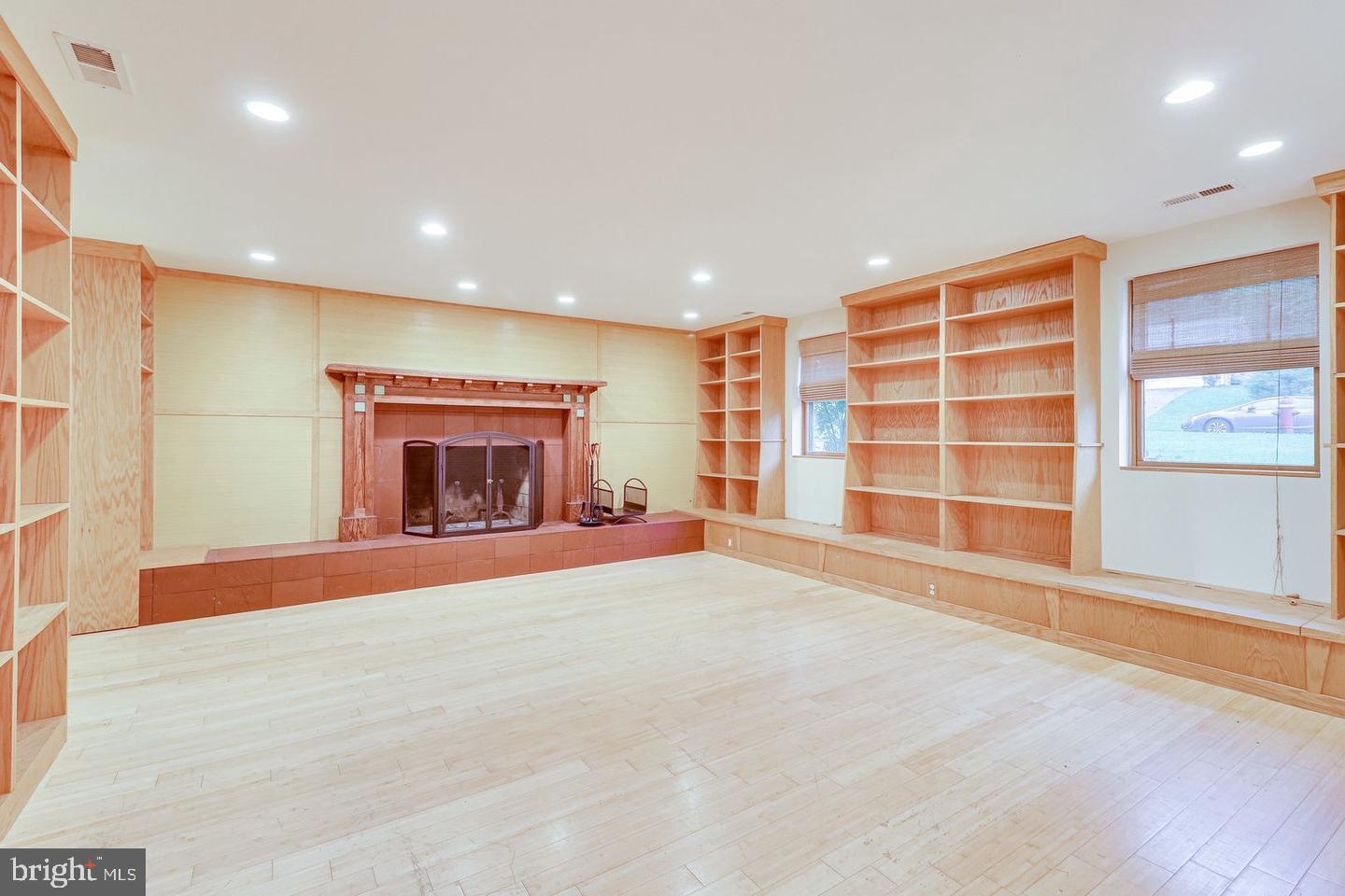 TANGLEWOOD - Residential Lease