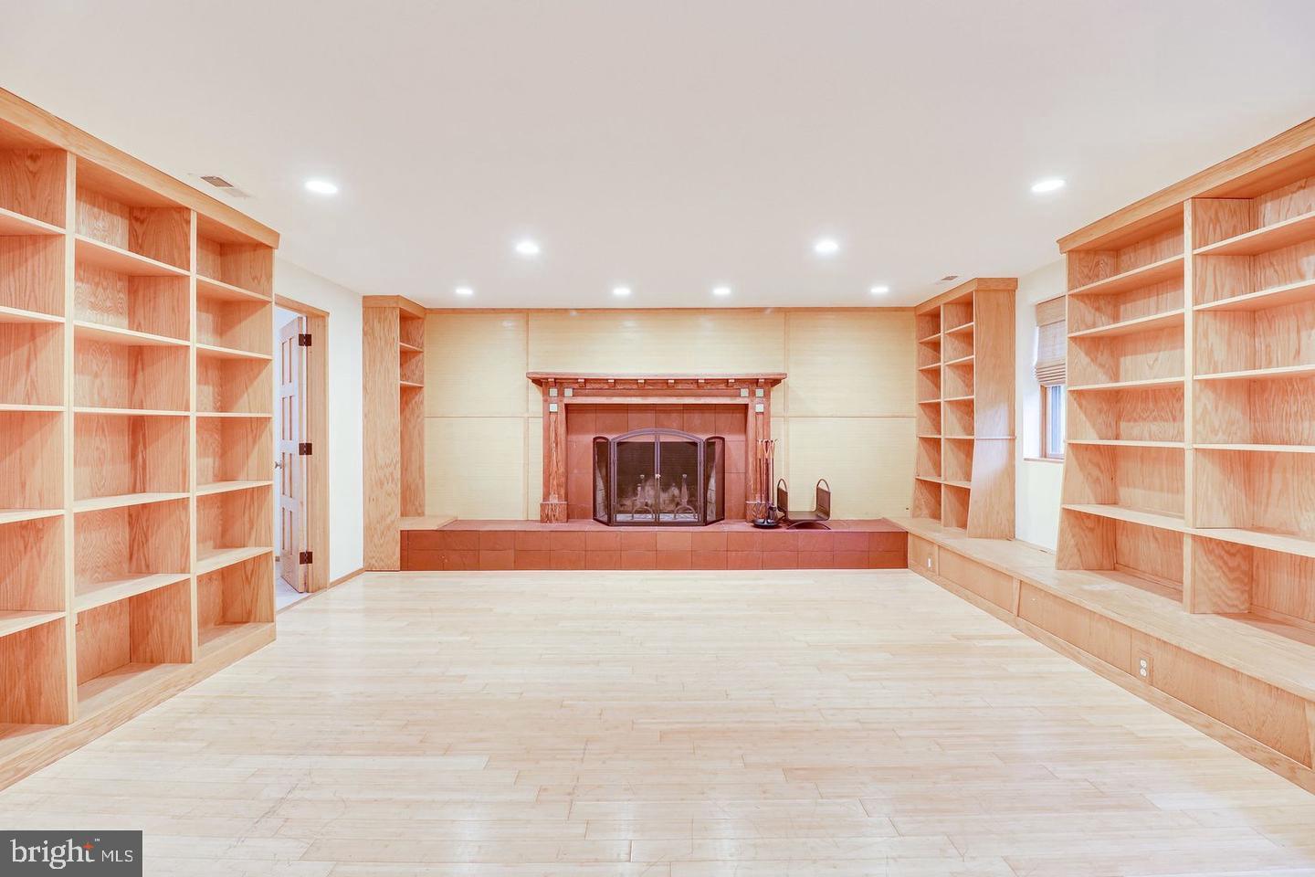 TANGLEWOOD - Residential Lease