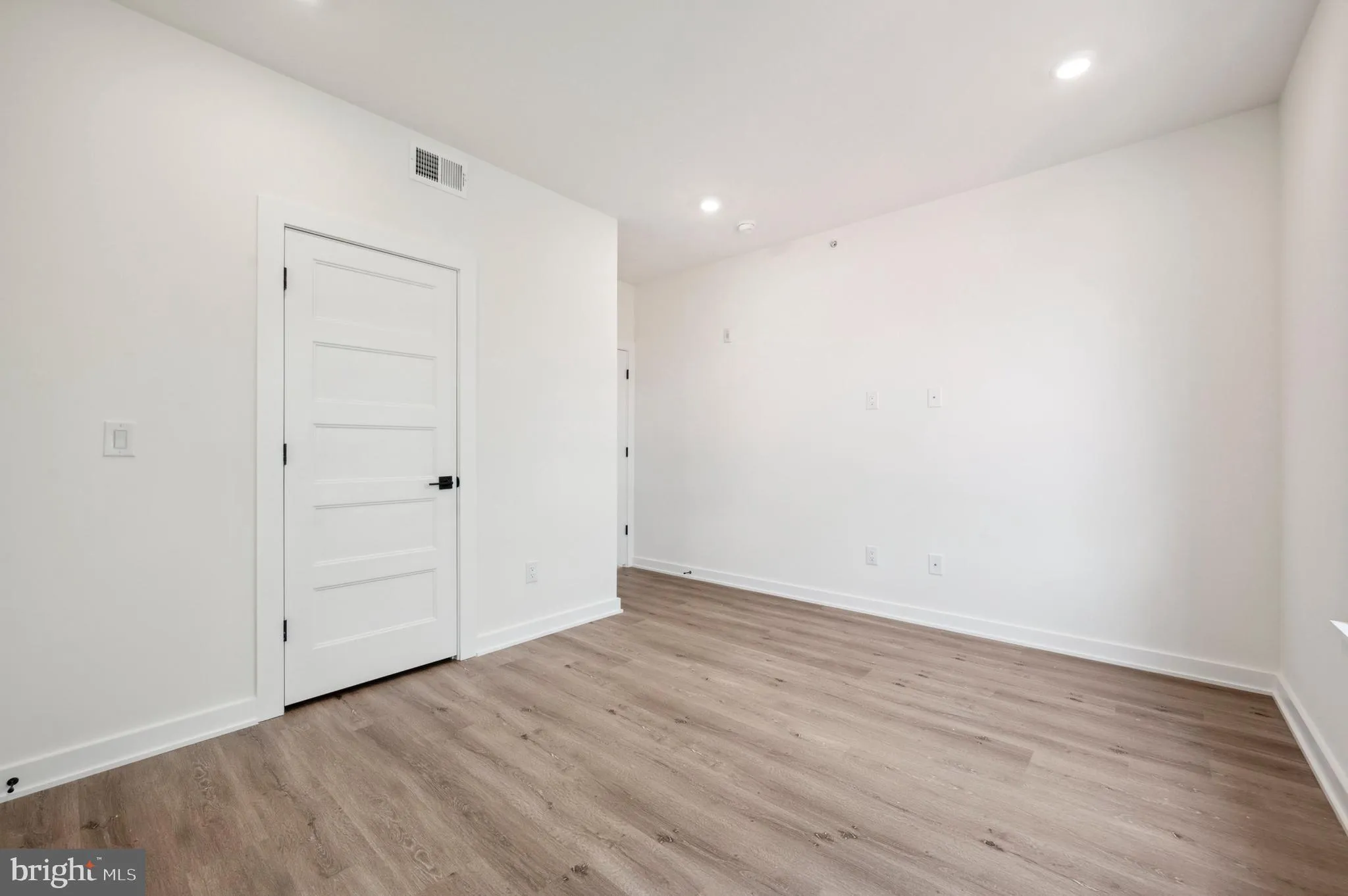 Philadelphia, Pennsylvania 19143, United States, ,Commercial,Active,28783