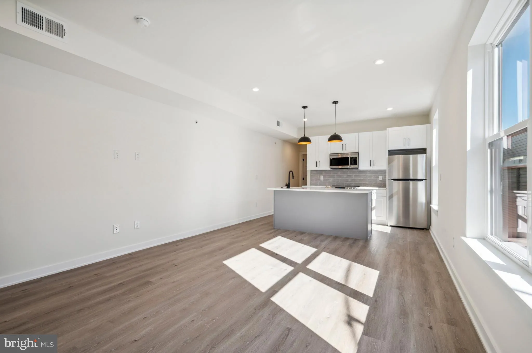 Philadelphia, Pennsylvania 19143, United States, ,Commercial,Active,28783