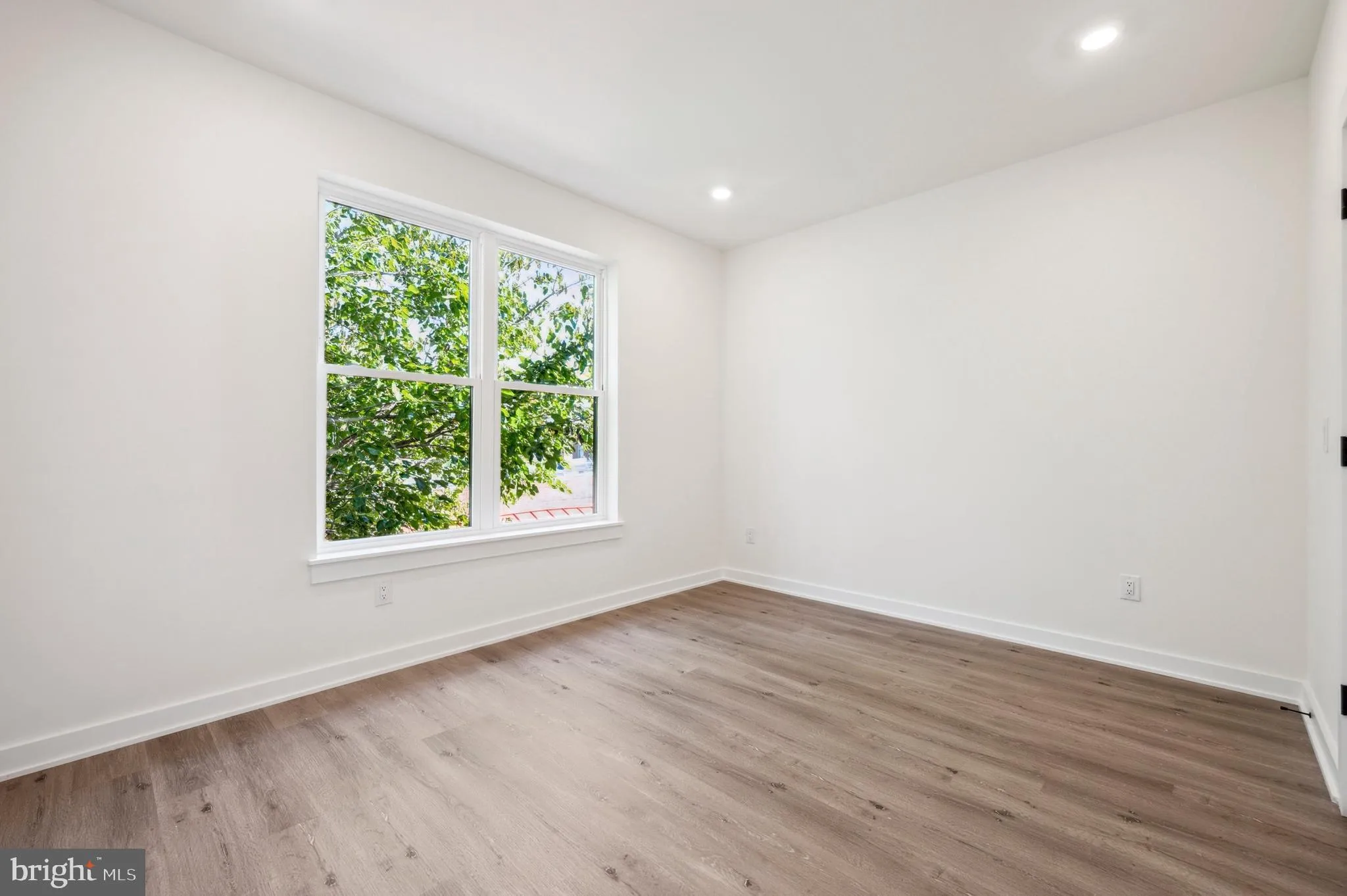 Philadelphia, Pennsylvania 19143, United States, ,Commercial,Active,28783