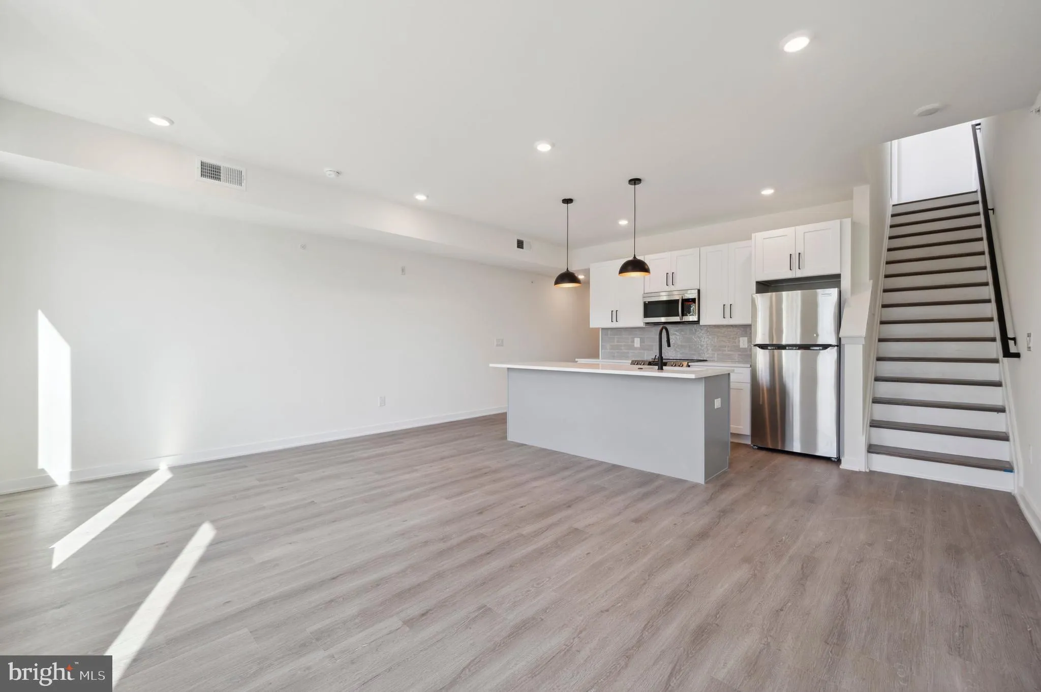 Philadelphia, Pennsylvania 19143, United States, ,Commercial,Active,28783