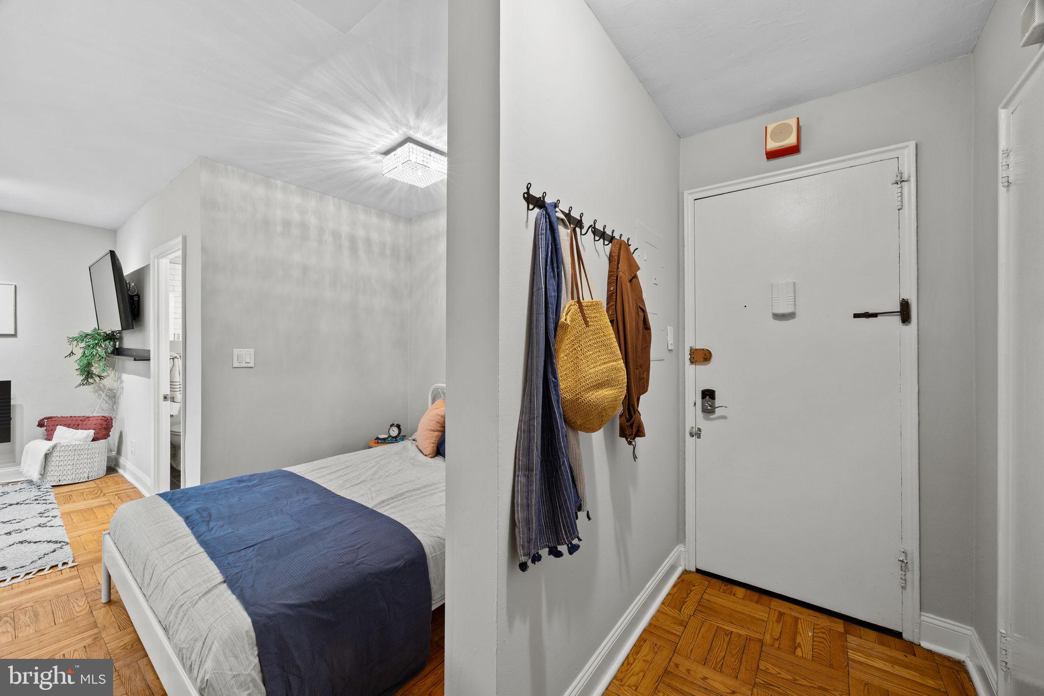 FAIRMOUNT - Residential