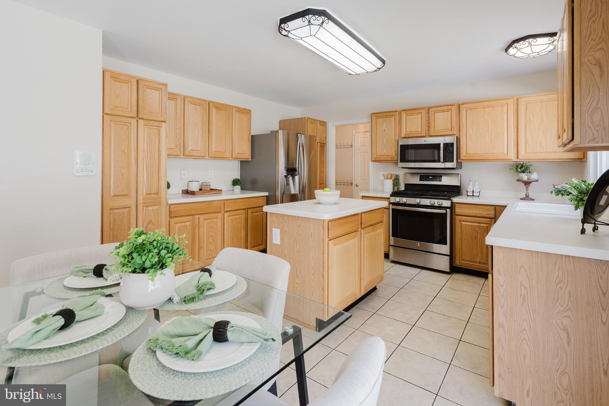 MIDDLE RUN CROSSIN - Residential